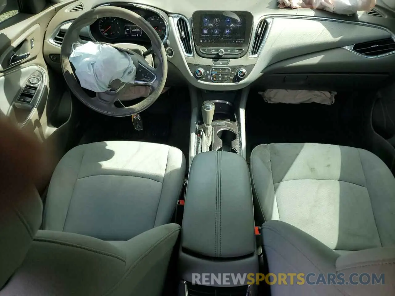 8 Photograph of a damaged car 1G1ZD5ST0KF136587 CHEVROLET MALIBU 2019