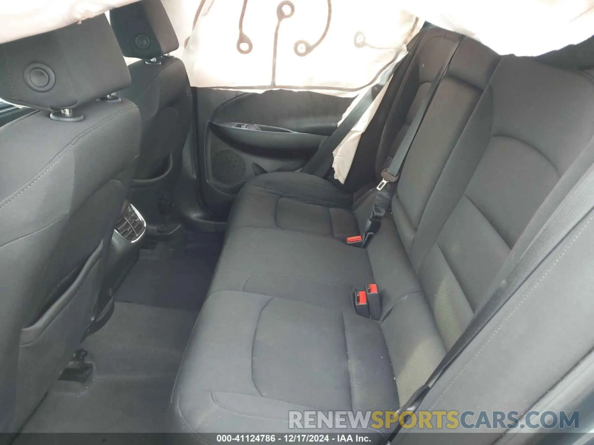 8 Photograph of a damaged car 1G1ZD5ST0KF138405 CHEVROLET MALIBU 2019