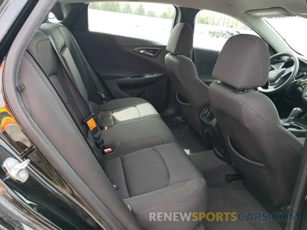 10 Photograph of a damaged car 1G1ZD5ST0KF161652 CHEVROLET MALIBU 2019