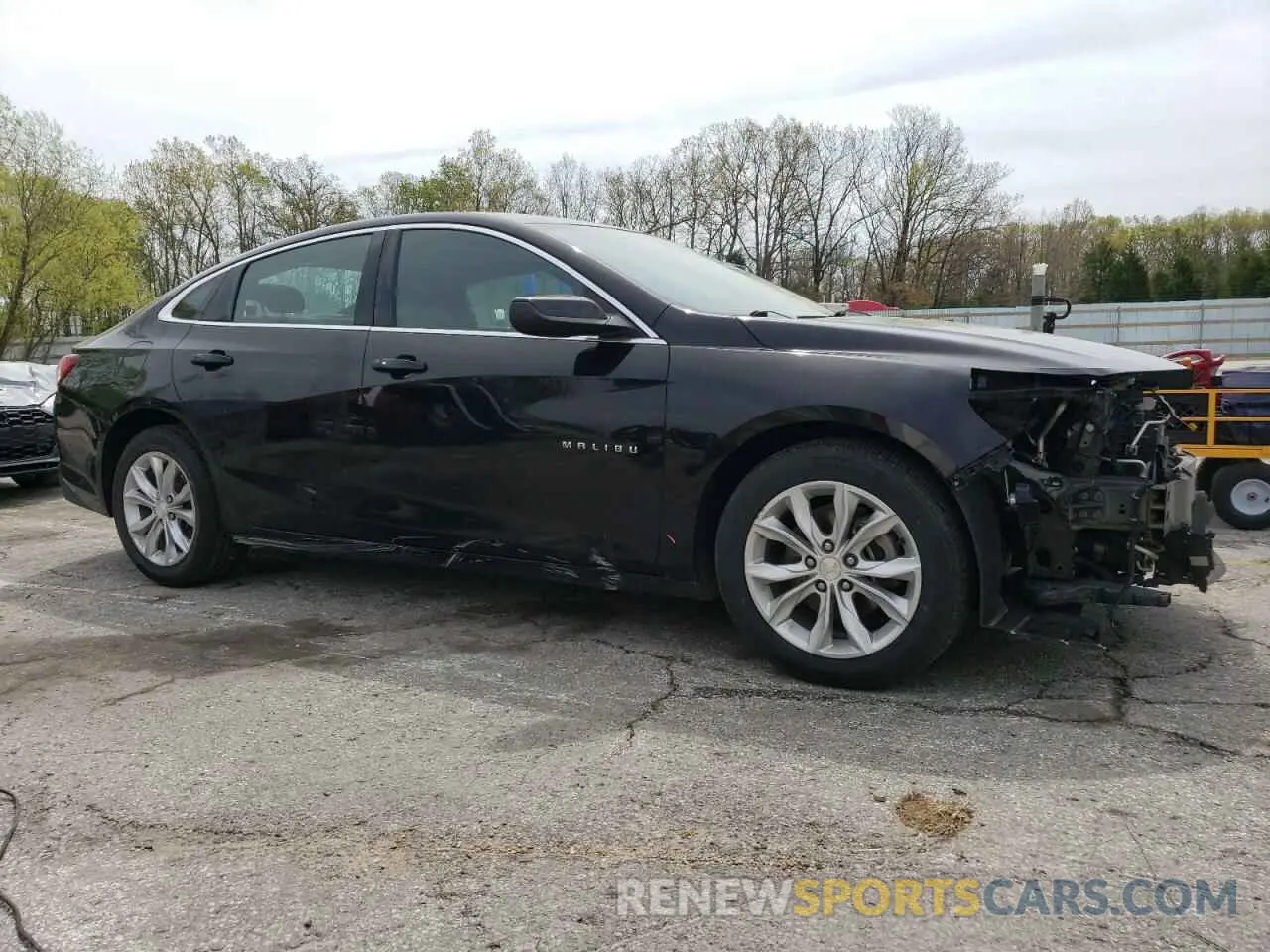 4 Photograph of a damaged car 1G1ZD5ST0KF161652 CHEVROLET MALIBU 2019