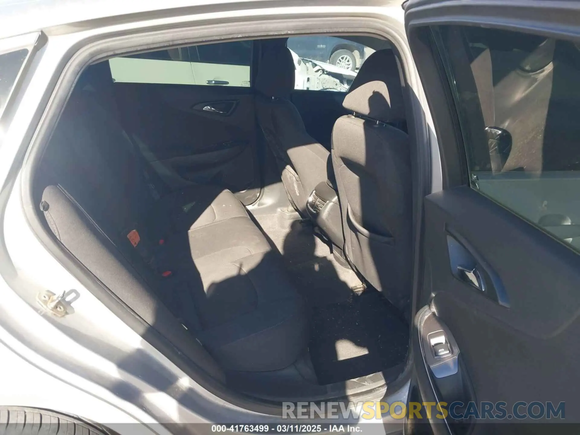 8 Photograph of a damaged car 1G1ZD5ST0KF173011 CHEVROLET MALIBU 2019