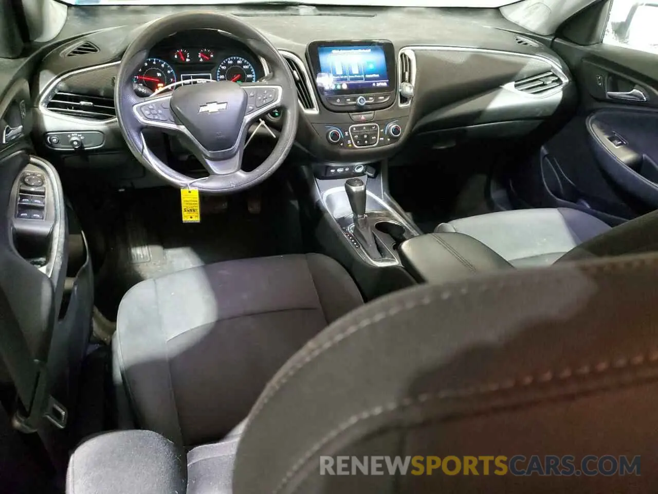 8 Photograph of a damaged car 1G1ZD5ST0KF175146 CHEVROLET MALIBU 2019