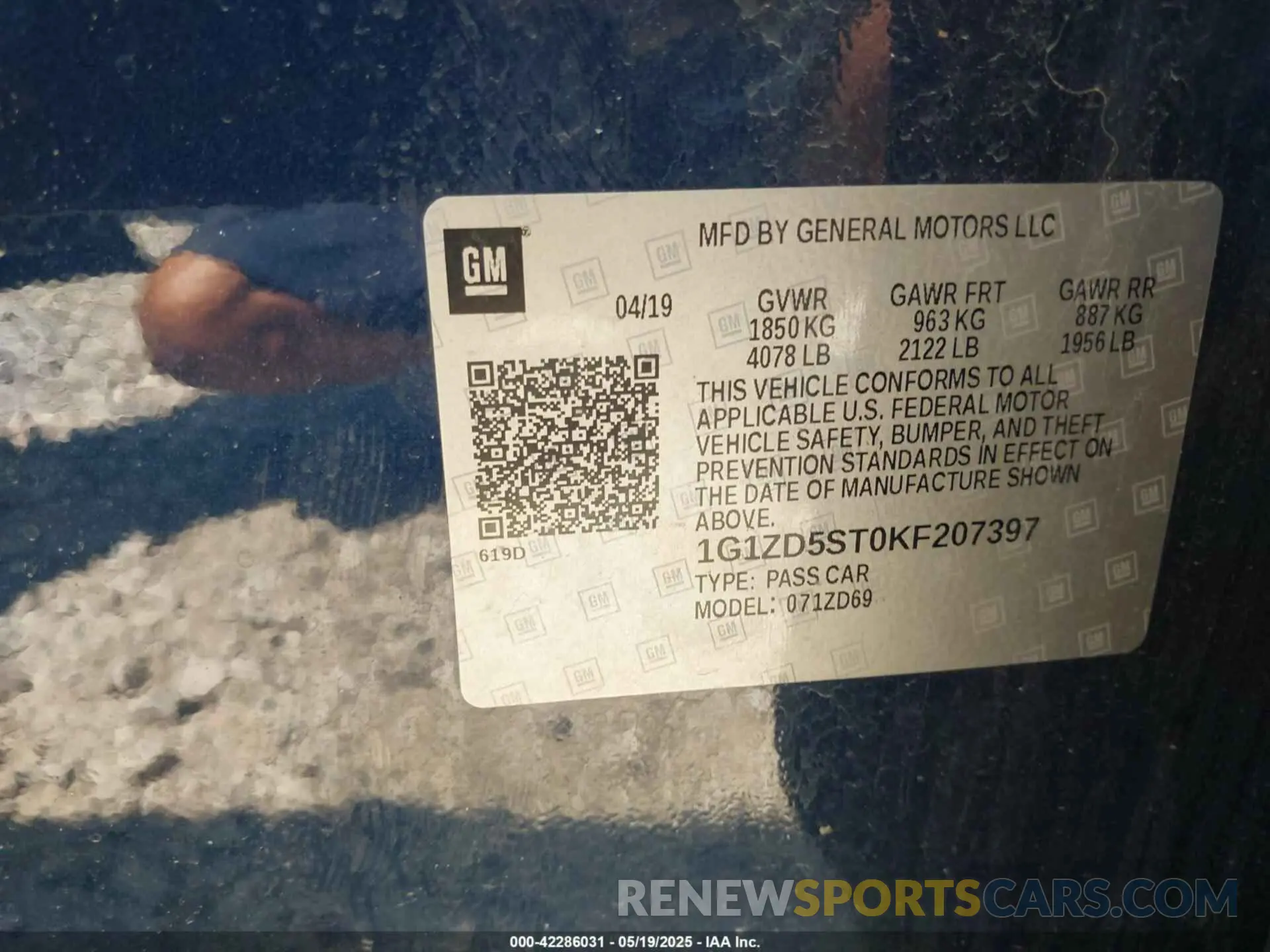 9 Photograph of a damaged car 1G1ZD5ST0KF207397 CHEVROLET MALIBU 2019