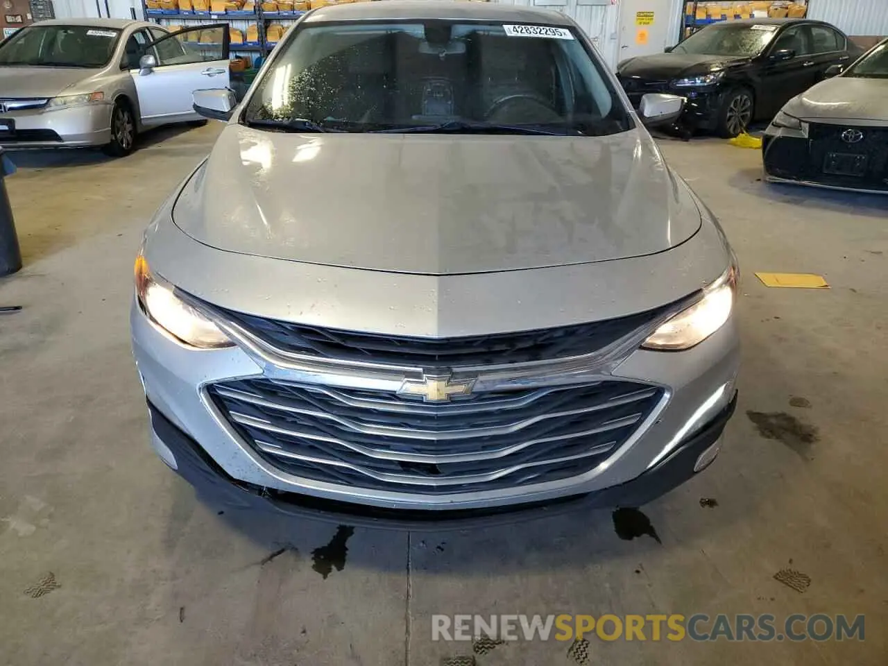 5 Photograph of a damaged car 1G1ZD5ST1KF106854 CHEVROLET MALIBU 2019