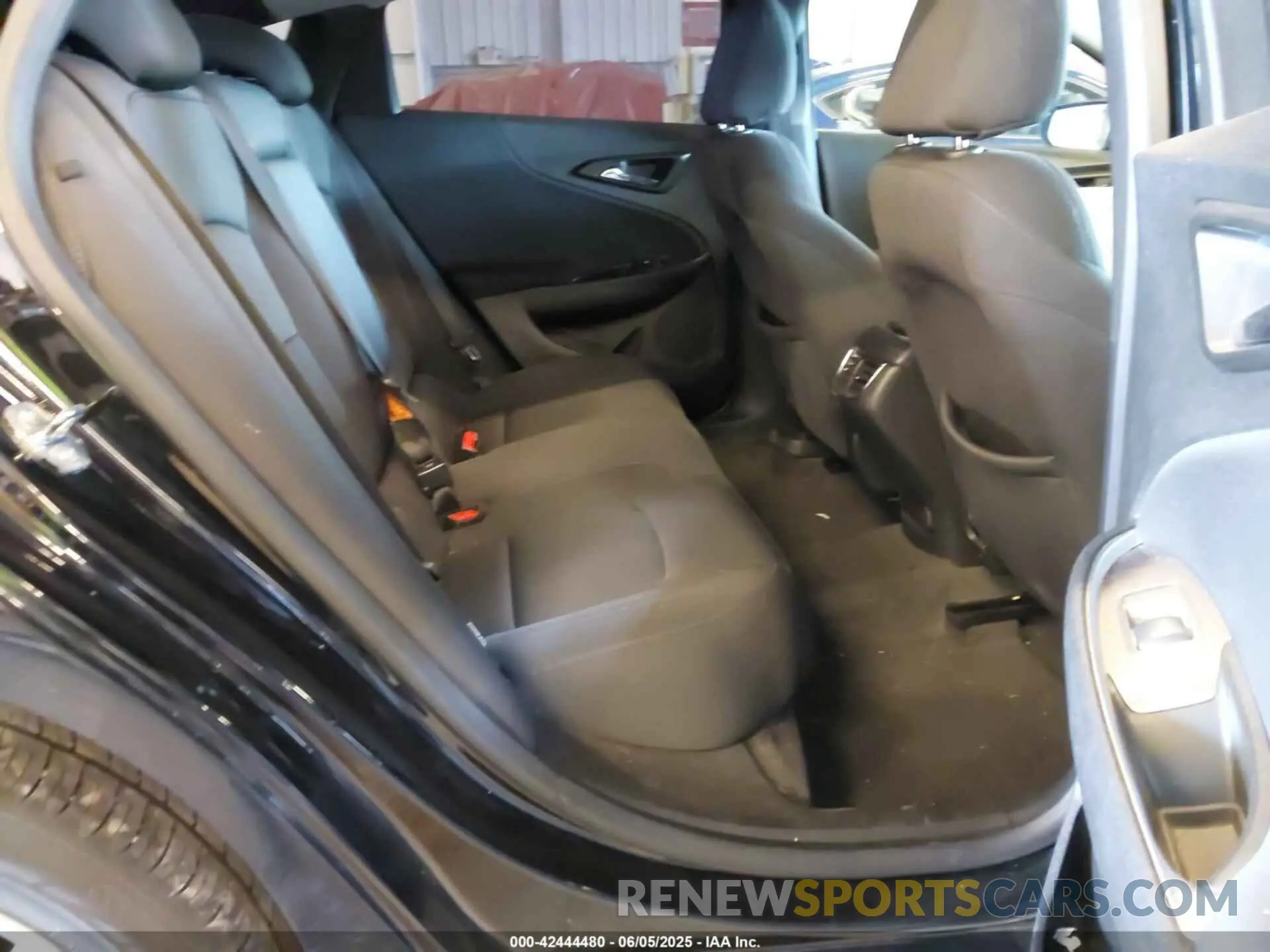 8 Photograph of a damaged car 1G1ZD5ST1KF114260 CHEVROLET MALIBU 2019