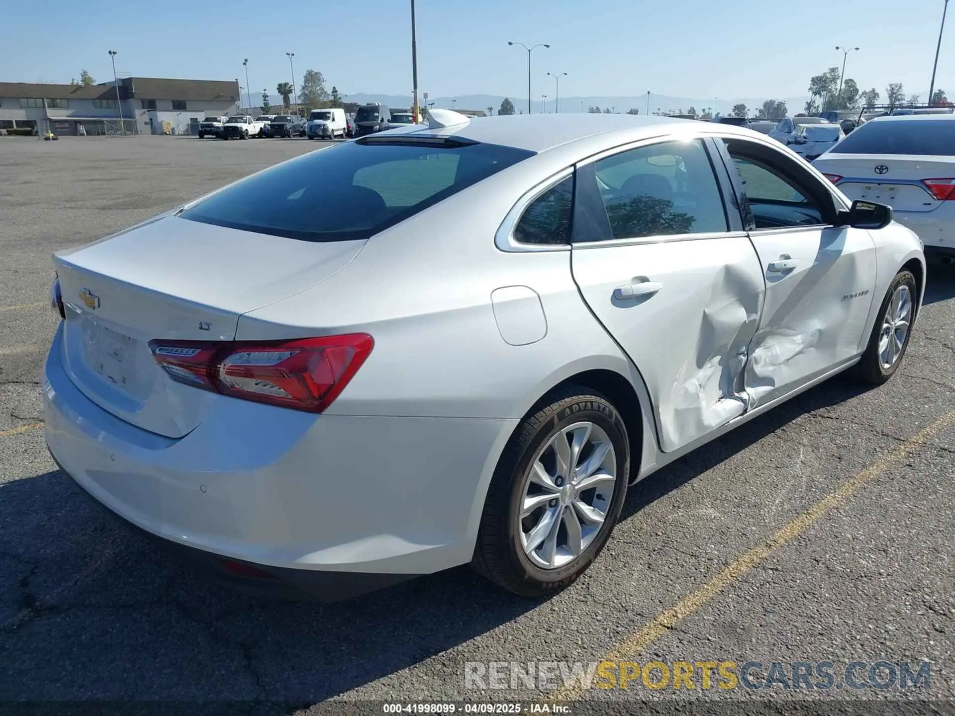 4 Photograph of a damaged car 1G1ZD5ST1KF115201 CHEVROLET MALIBU 2019
