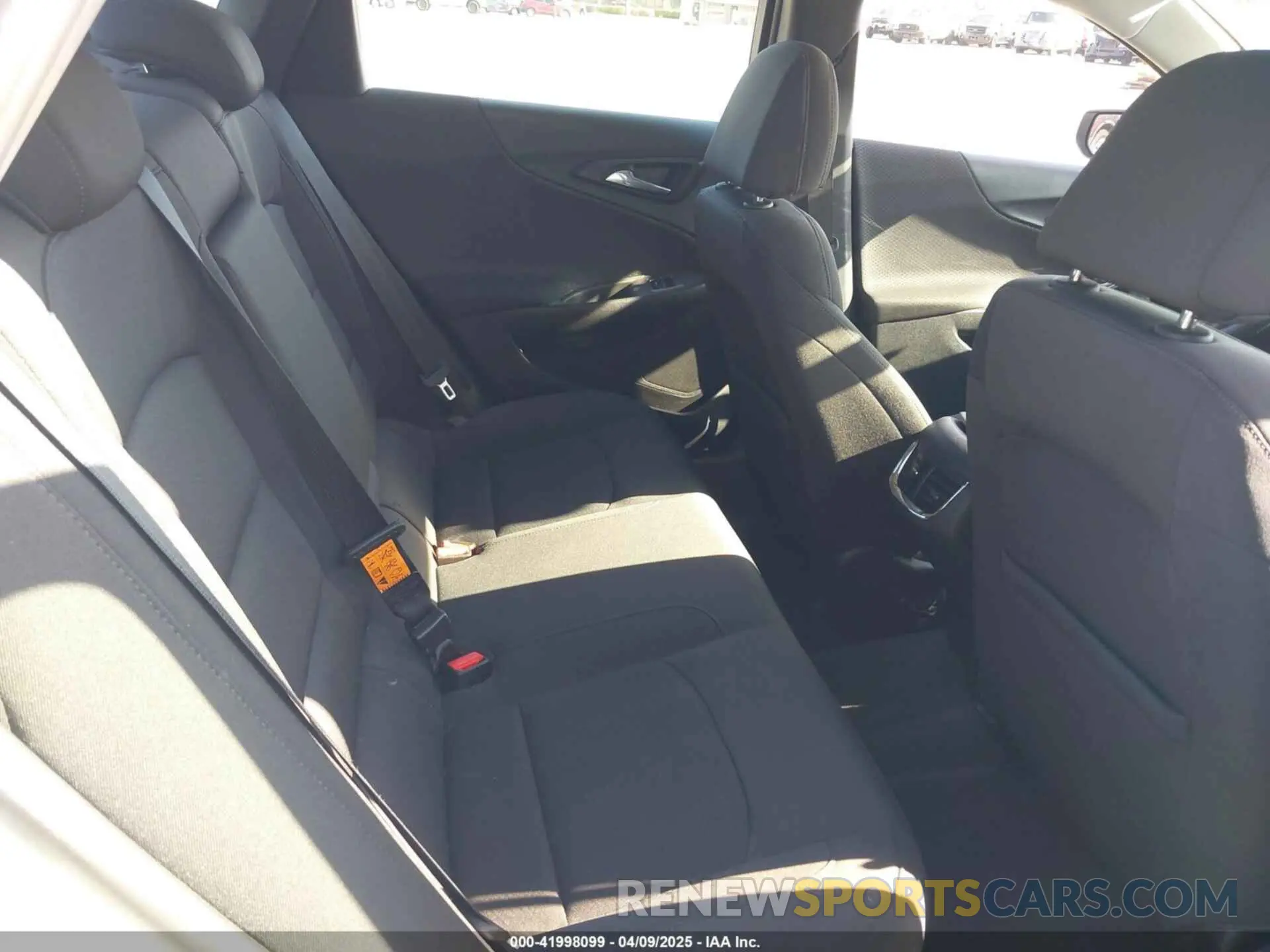 8 Photograph of a damaged car 1G1ZD5ST1KF115201 CHEVROLET MALIBU 2019
