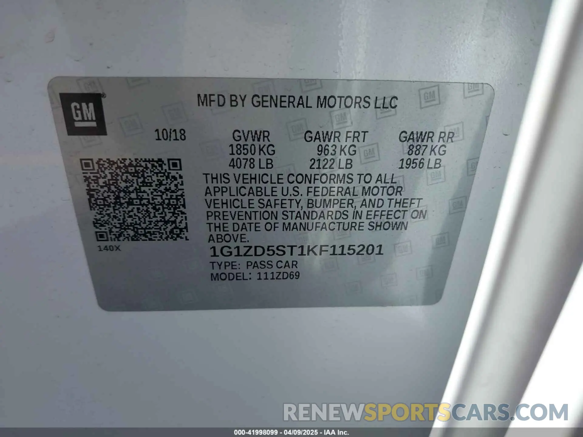 9 Photograph of a damaged car 1G1ZD5ST1KF115201 CHEVROLET MALIBU 2019
