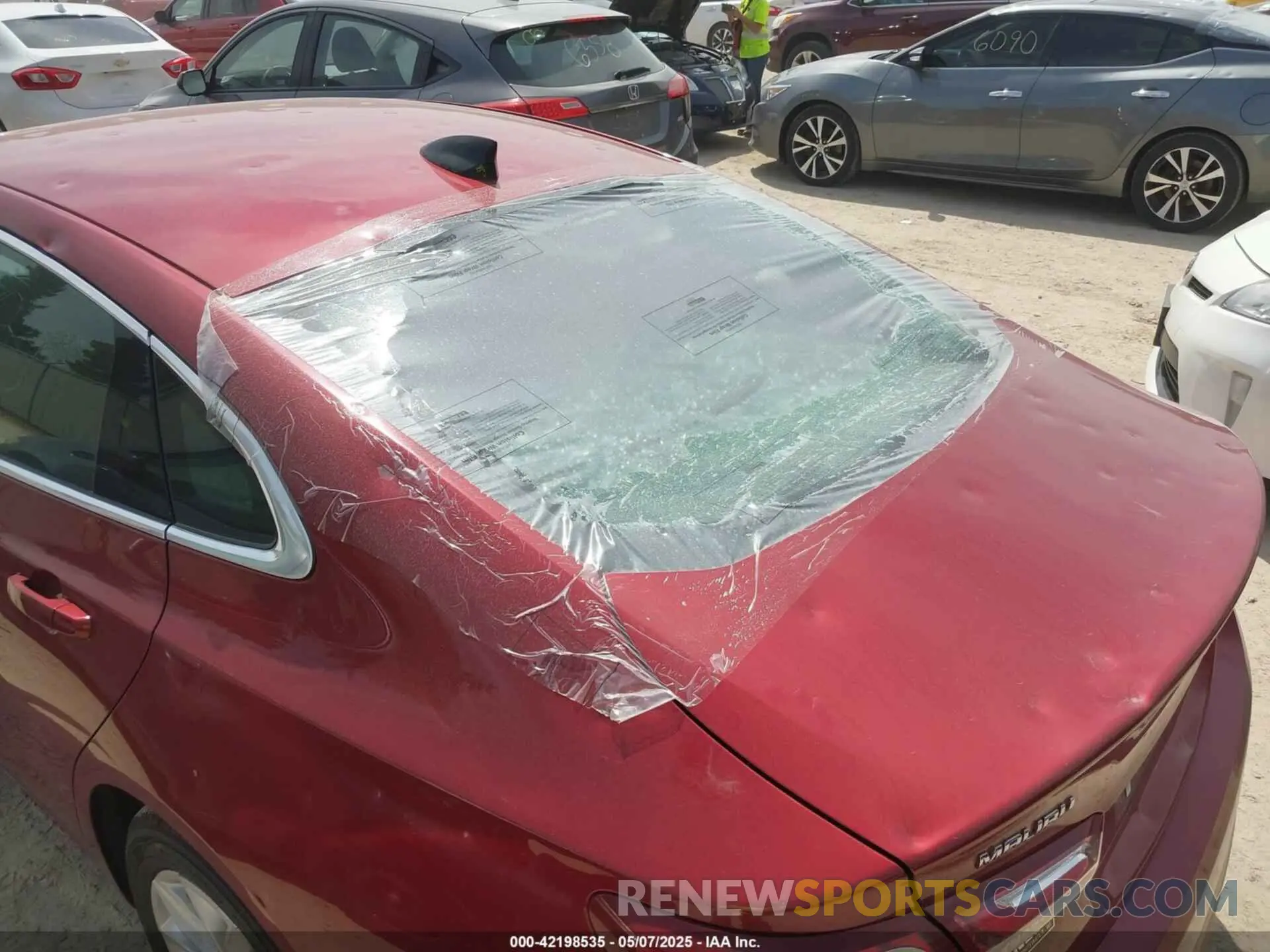 18 Photograph of a damaged car 1G1ZD5ST1KF154029 CHEVROLET MALIBU 2019