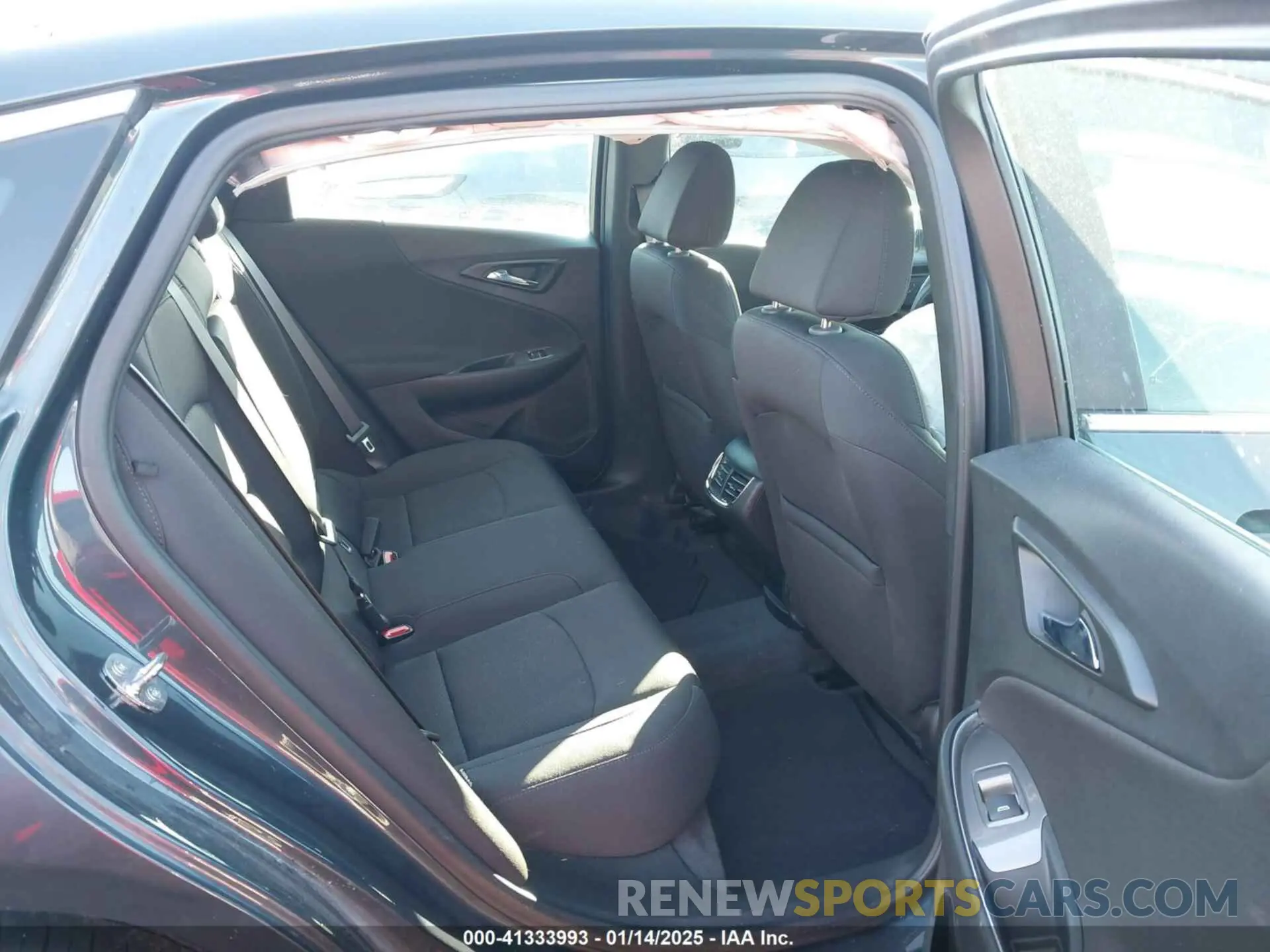 8 Photograph of a damaged car 1G1ZD5ST1KF209837 CHEVROLET MALIBU 2019