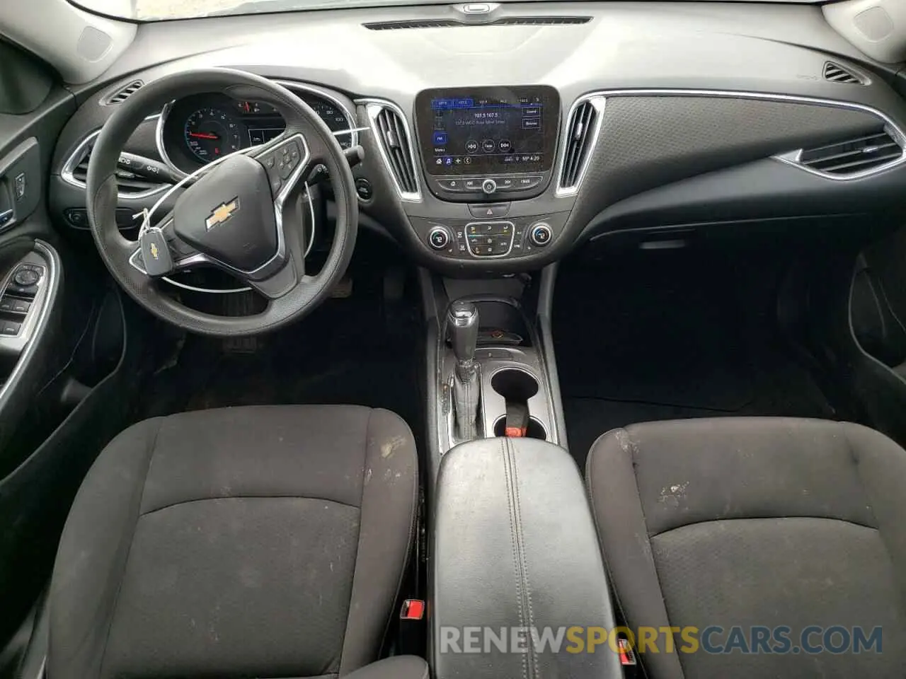 8 Photograph of a damaged car 1G1ZD5ST1KF215556 CHEVROLET MALIBU 2019