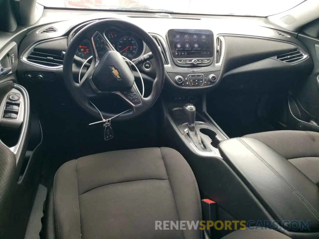 8 Photograph of a damaged car 1G1ZD5ST2KF108967 CHEVROLET MALIBU 2019