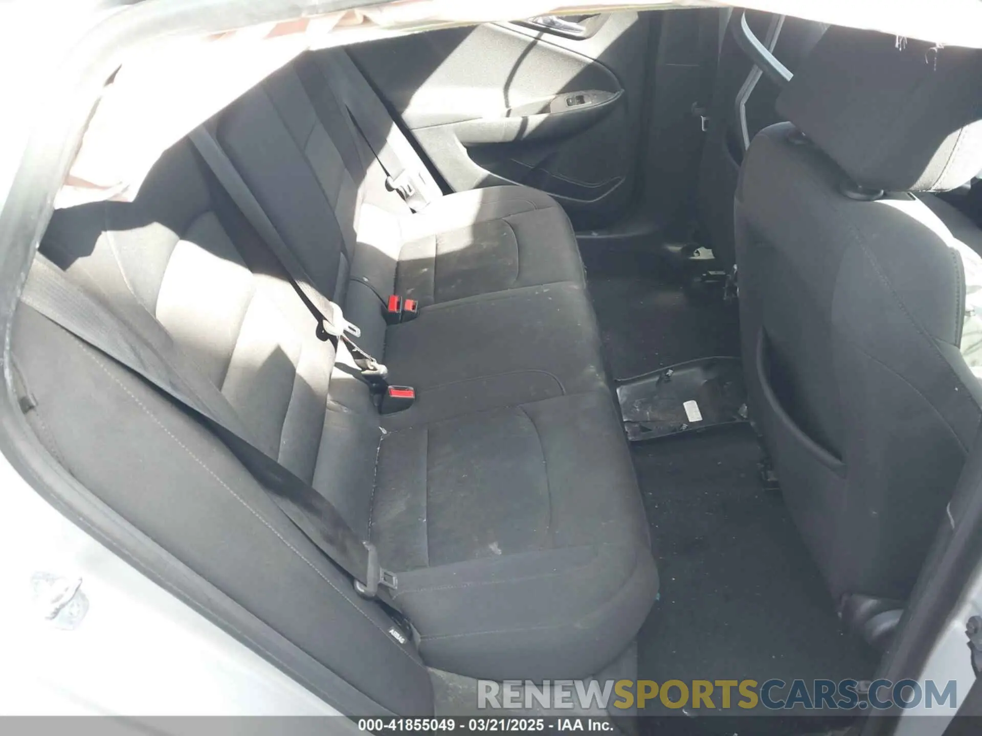 8 Photograph of a damaged car 1G1ZD5ST2KF138177 CHEVROLET MALIBU 2019