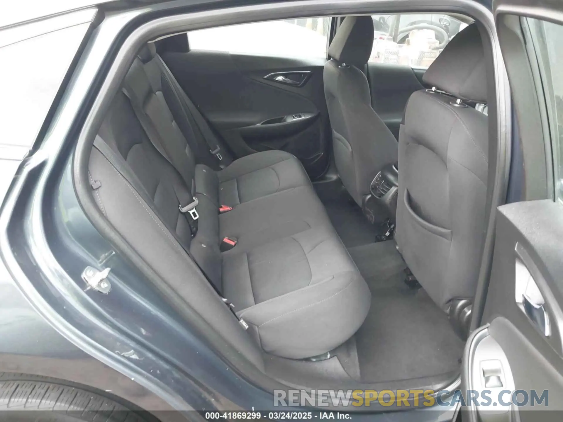 8 Photograph of a damaged car 1G1ZD5ST2KF139040 CHEVROLET MALIBU 2019