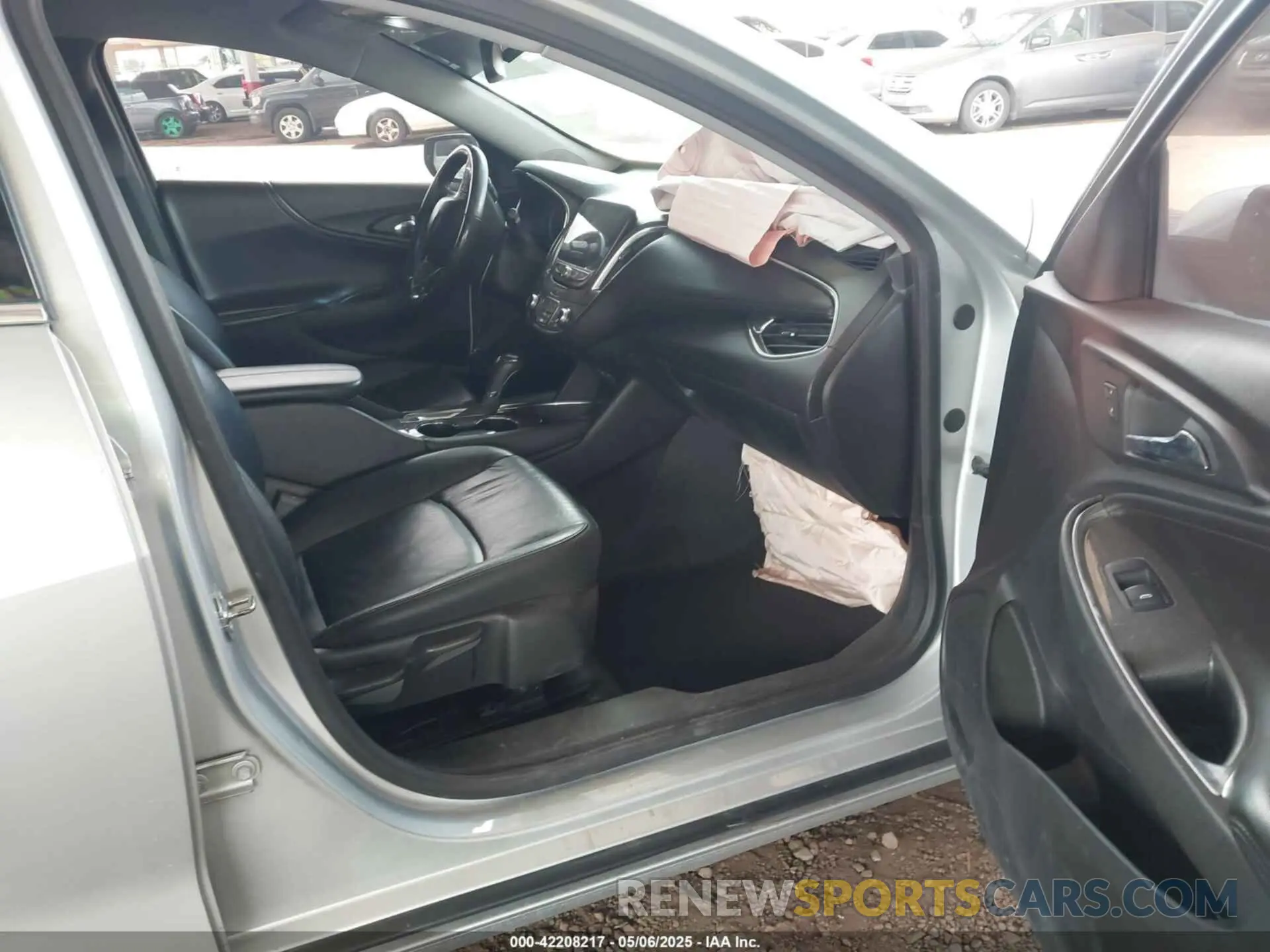5 Photograph of a damaged car 1G1ZD5ST2KF204145 CHEVROLET MALIBU 2019