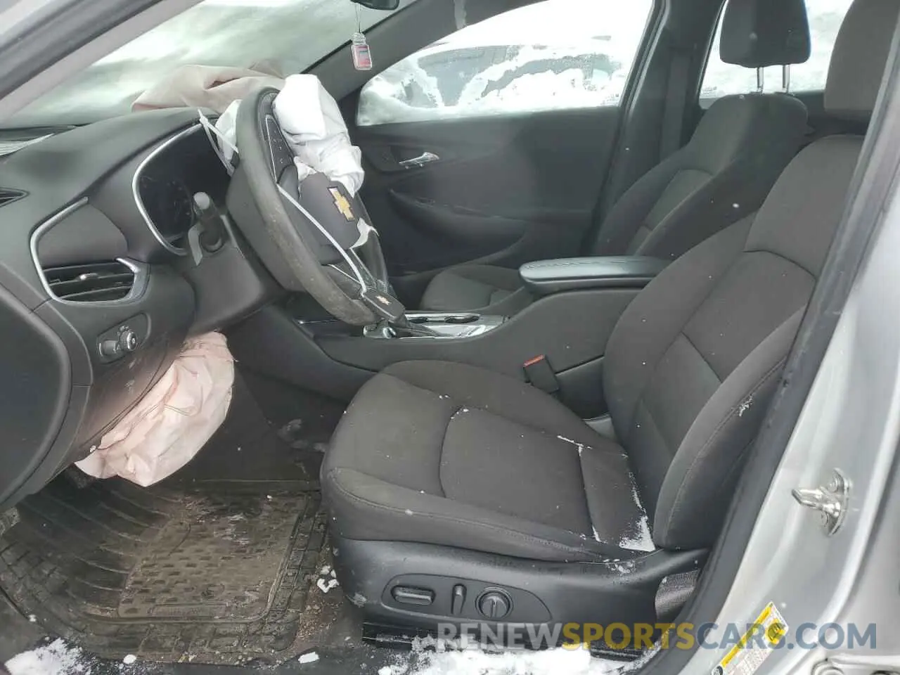 7 Photograph of a damaged car 1G1ZD5ST2KF207305 CHEVROLET MALIBU 2019