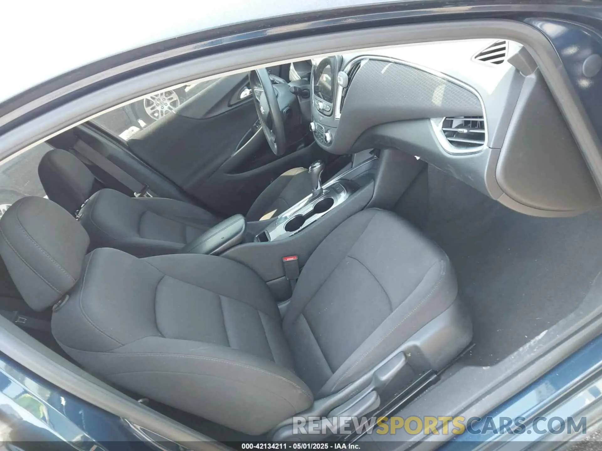 5 Photograph of a damaged car 1G1ZD5ST2KF228008 CHEVROLET MALIBU 2019
