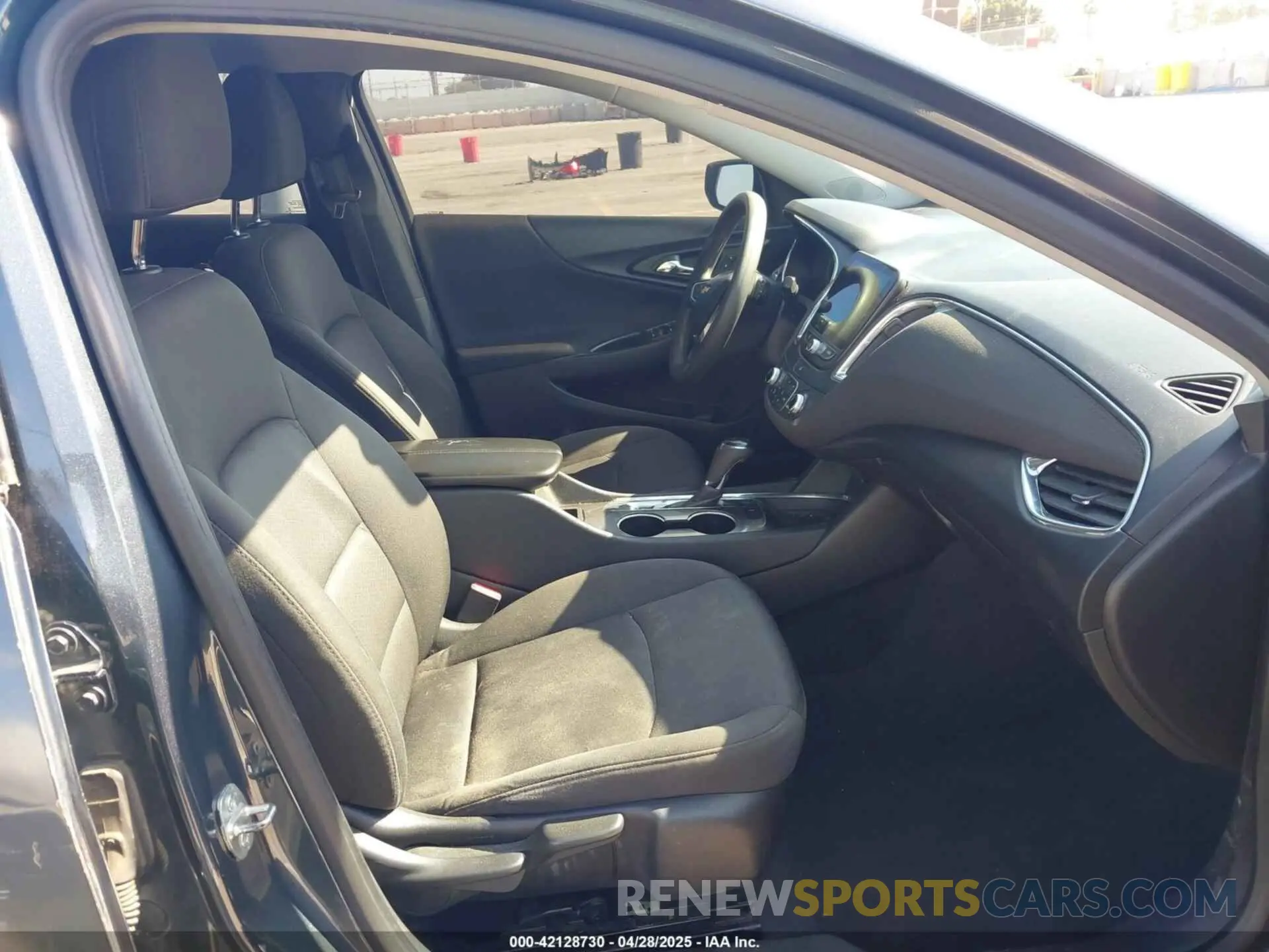 5 Photograph of a damaged car 1G1ZD5ST3KF108458 CHEVROLET MALIBU 2019