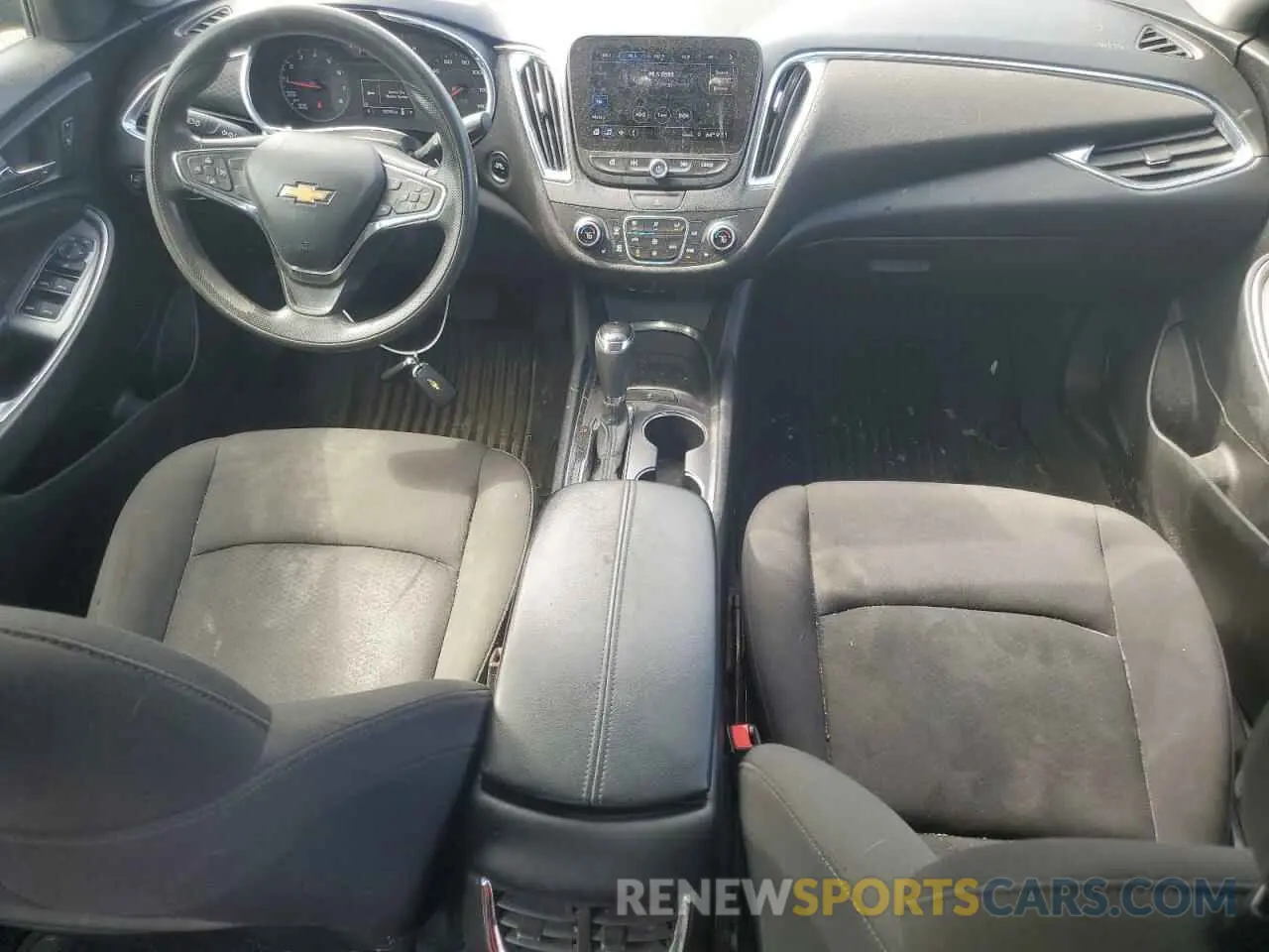 8 Photograph of a damaged car 1G1ZD5ST3KF129892 CHEVROLET MALIBU 2019