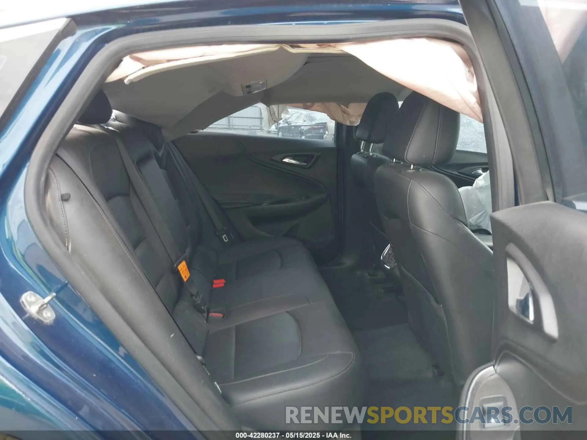 8 Photograph of a damaged car 1G1ZD5ST3KF148488 CHEVROLET MALIBU 2019
