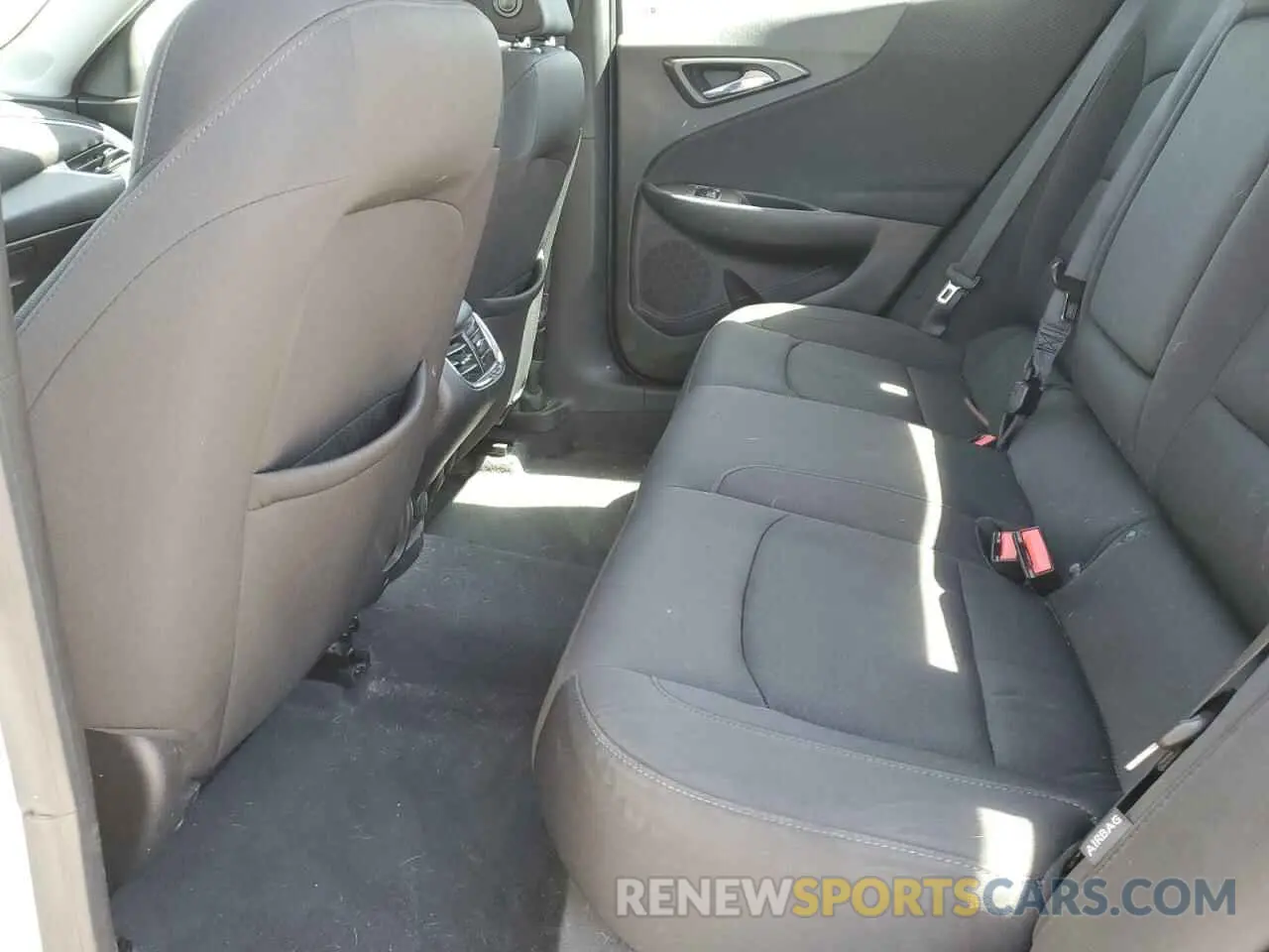 10 Photograph of a damaged car 1G1ZD5ST3KF176310 CHEVROLET MALIBU 2019
