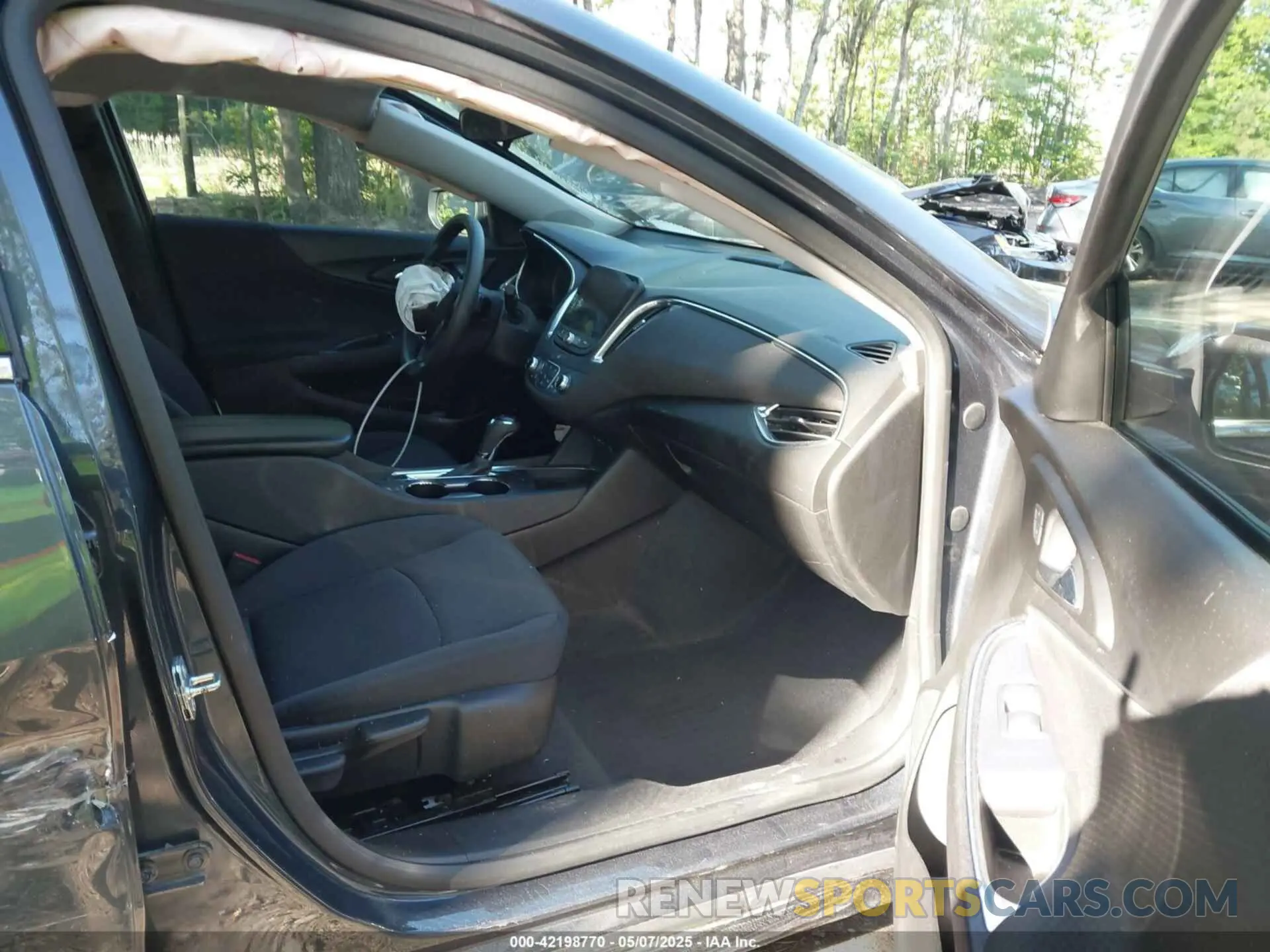 5 Photograph of a damaged car 1G1ZD5ST3KF192880 CHEVROLET MALIBU 2019