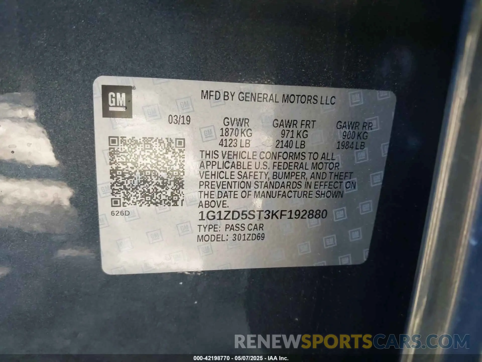 9 Photograph of a damaged car 1G1ZD5ST3KF192880 CHEVROLET MALIBU 2019