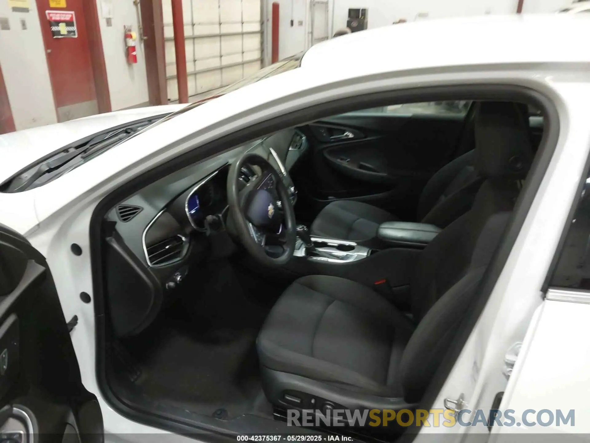 5 Photograph of a damaged car 1G1ZD5ST3KF215722 CHEVROLET MALIBU 2019