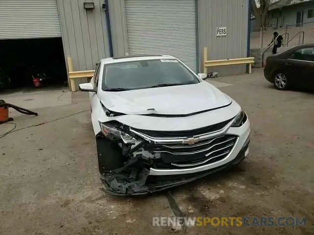 10 Photograph of a damaged car 1G1ZD5ST4KF105018 CHEVROLET MALIBU 2019