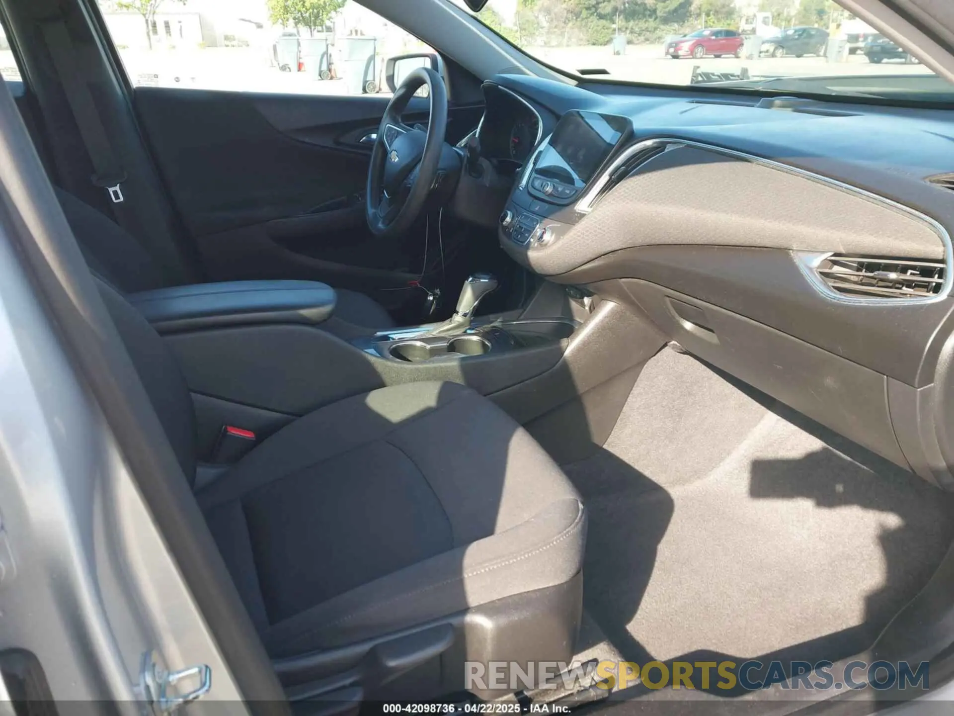 5 Photograph of a damaged car 1G1ZD5ST4KF109179 CHEVROLET MALIBU 2019