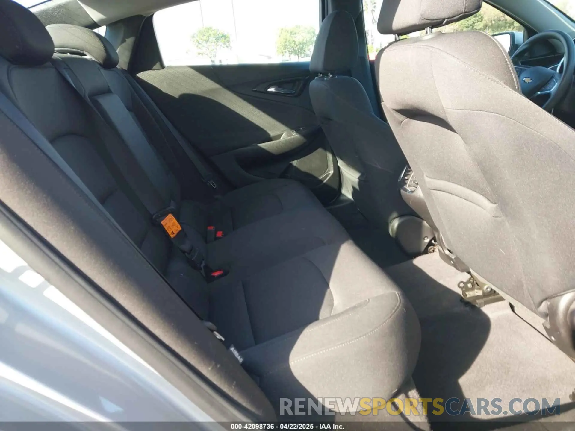 8 Photograph of a damaged car 1G1ZD5ST4KF109179 CHEVROLET MALIBU 2019