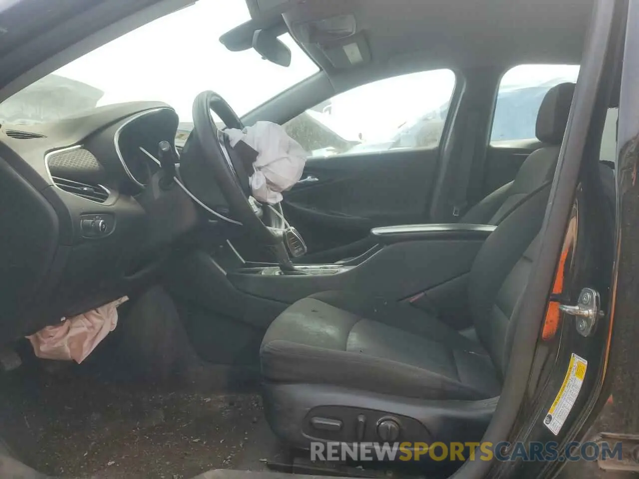 7 Photograph of a damaged car 1G1ZD5ST4KF118108 CHEVROLET MALIBU 2019