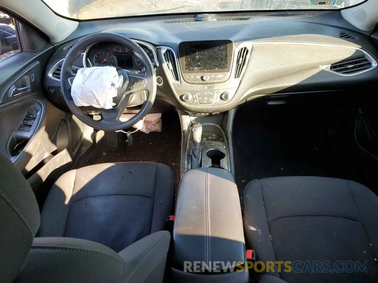 8 Photograph of a damaged car 1G1ZD5ST4KF118108 CHEVROLET MALIBU 2019
