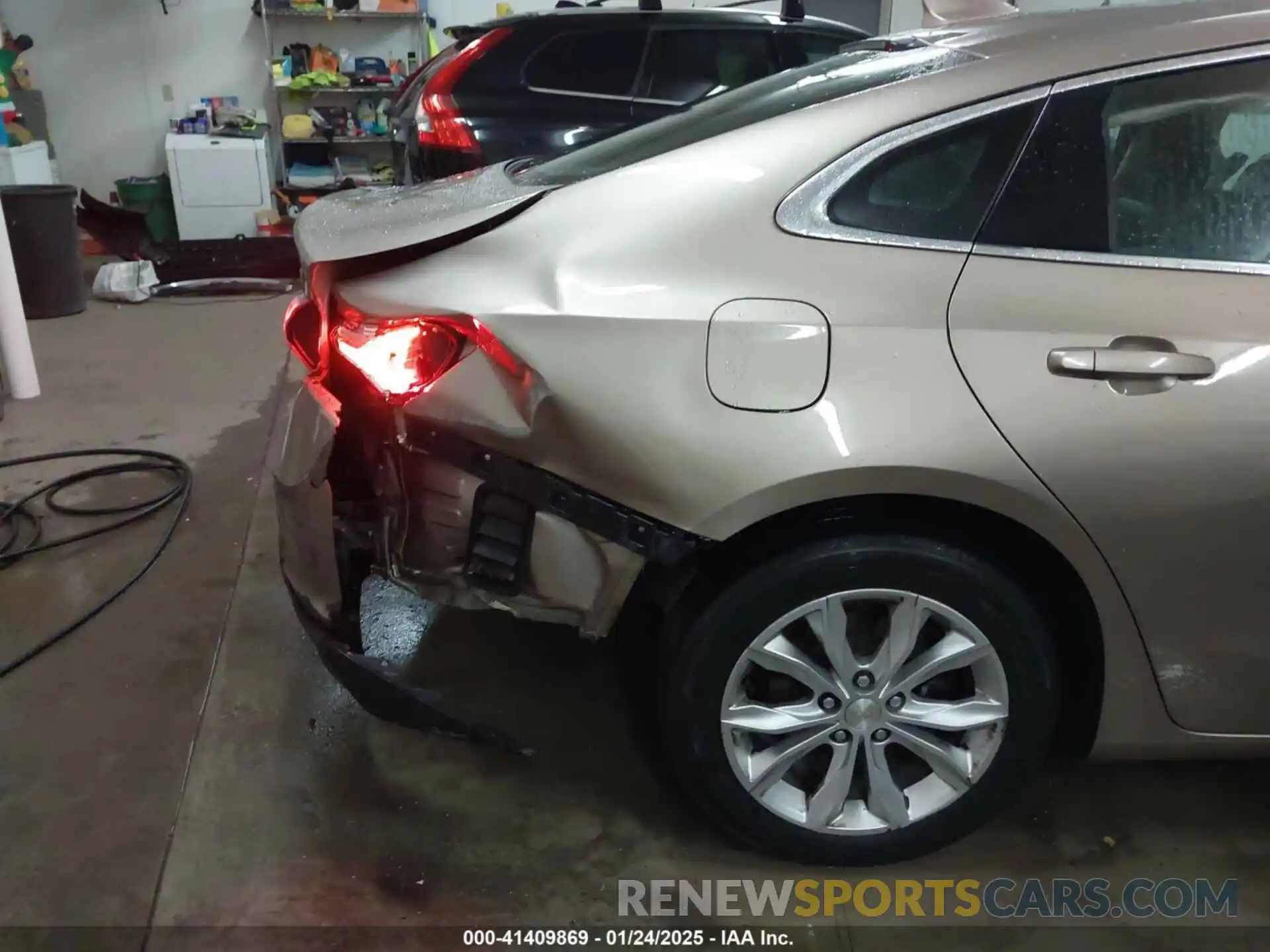 17 Photograph of a damaged car 1G1ZD5ST4KF122403 CHEVROLET MALIBU 2019