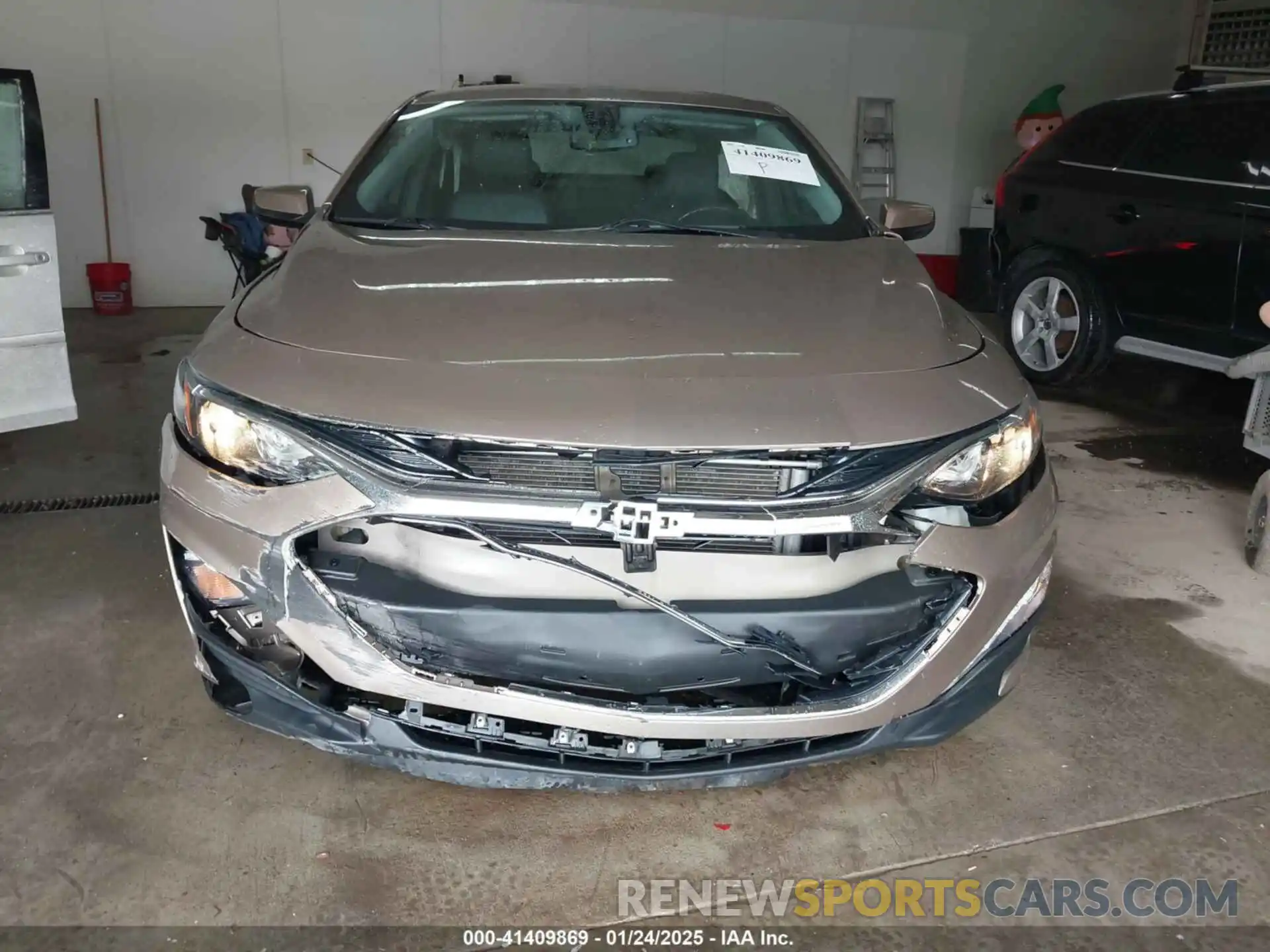 18 Photograph of a damaged car 1G1ZD5ST4KF122403 CHEVROLET MALIBU 2019