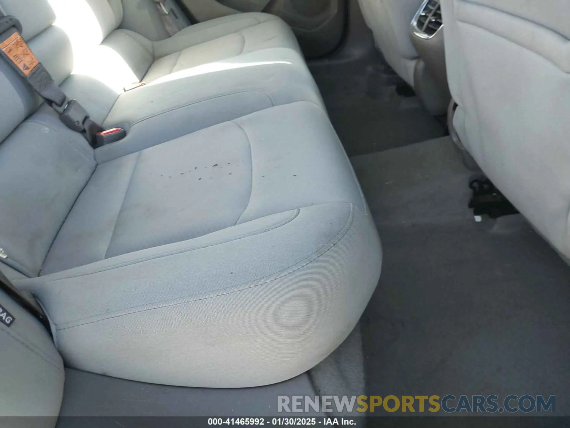 8 Photograph of a damaged car 1G1ZD5ST4KF124376 CHEVROLET MALIBU 2019