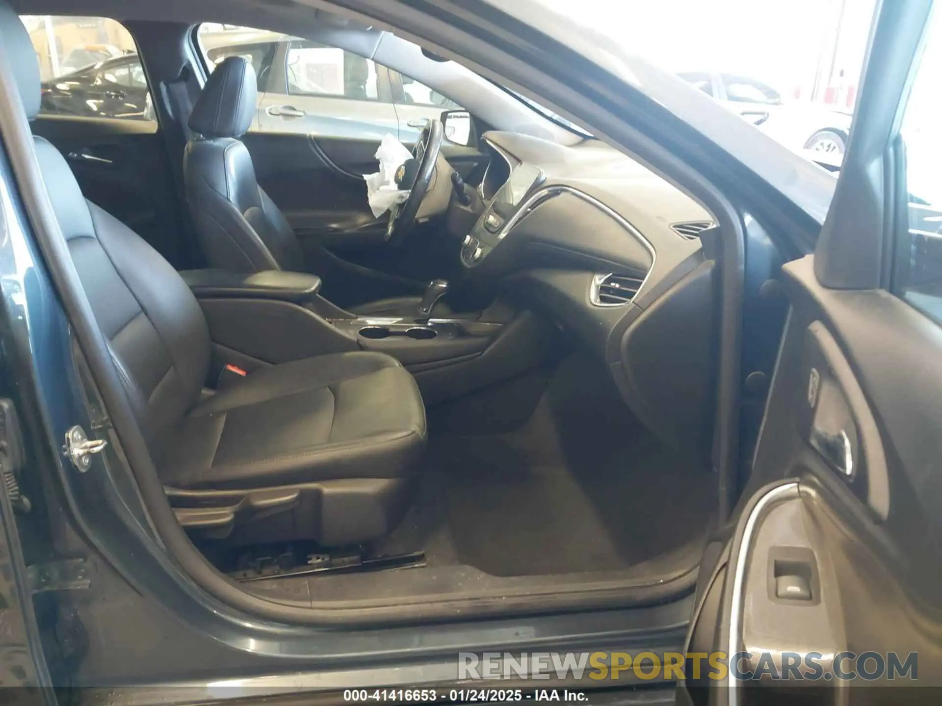 5 Photograph of a damaged car 1G1ZD5ST4KF126483 CHEVROLET MALIBU 2019
