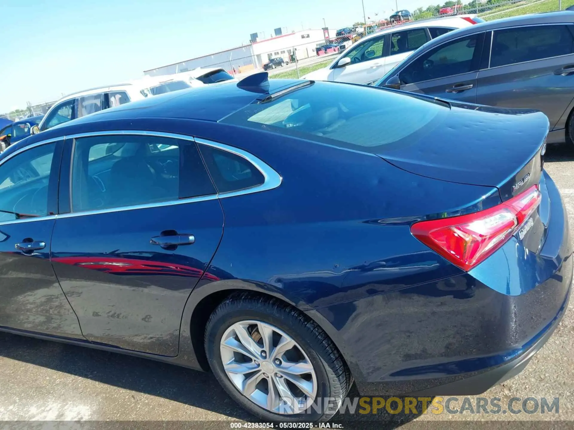 17 Photograph of a damaged car 1G1ZD5ST4KF128377 CHEVROLET MALIBU 2019