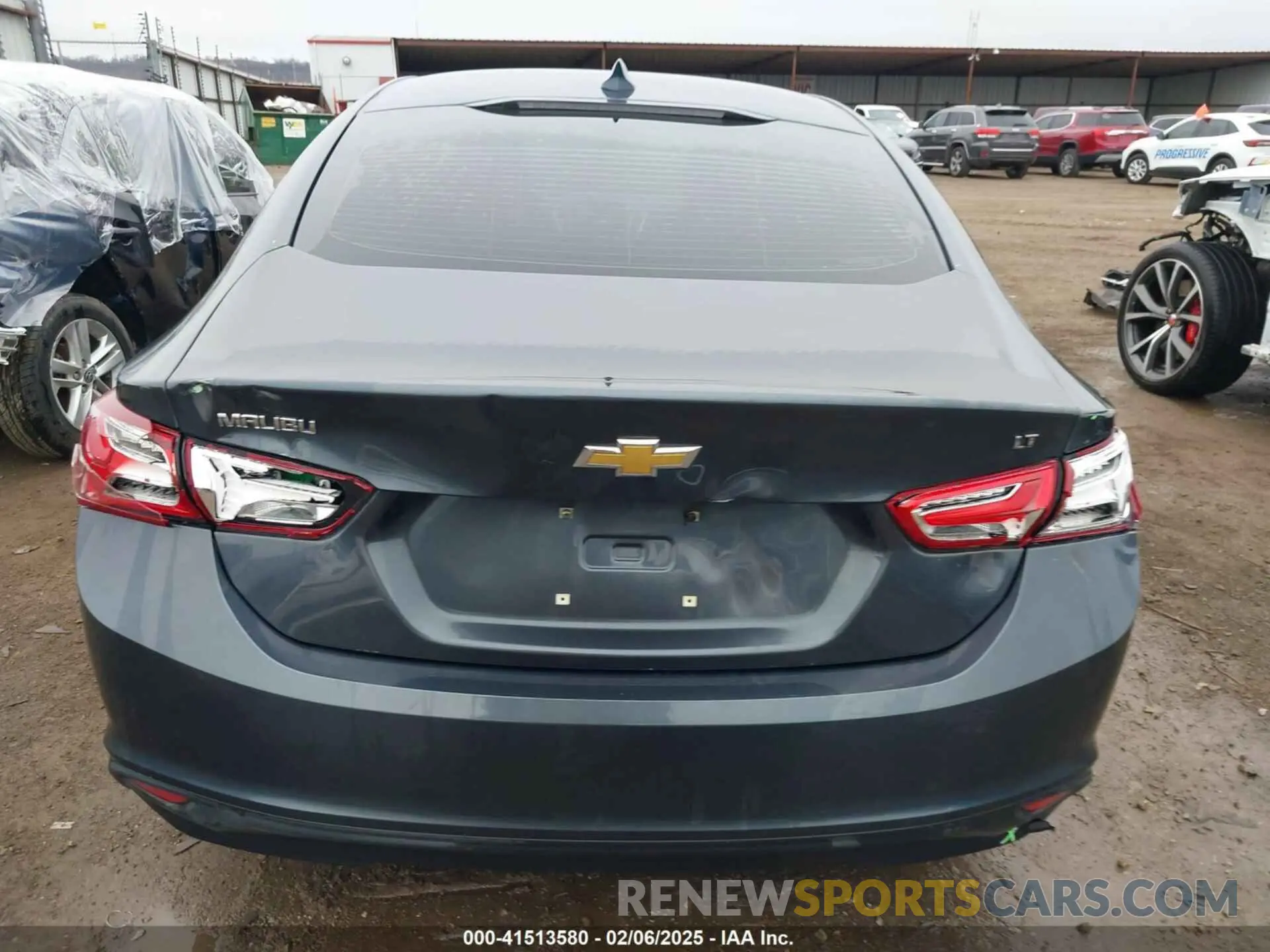 17 Photograph of a damaged car 1G1ZD5ST4KF141307 CHEVROLET MALIBU 2019