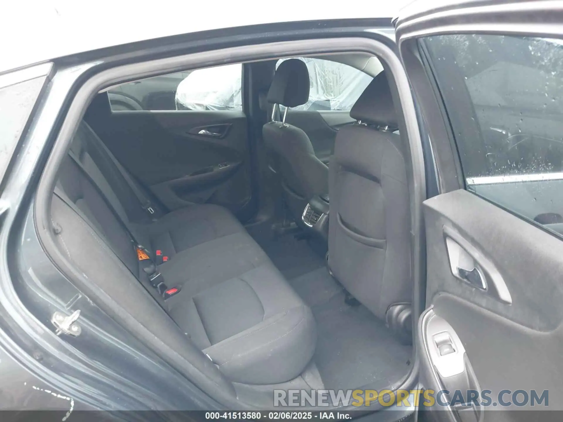8 Photograph of a damaged car 1G1ZD5ST4KF141307 CHEVROLET MALIBU 2019