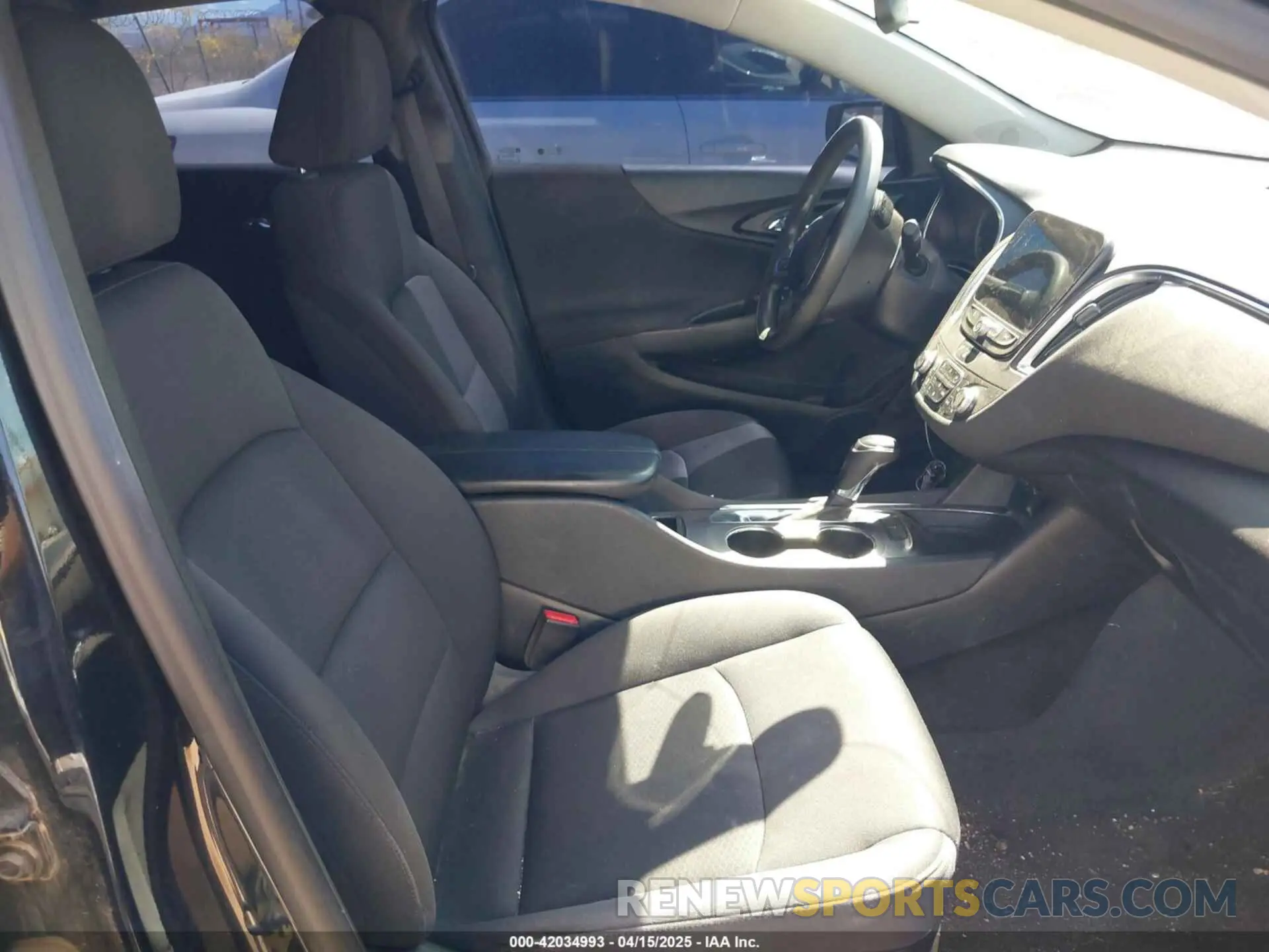 5 Photograph of a damaged car 1G1ZD5ST4KF155367 CHEVROLET MALIBU 2019