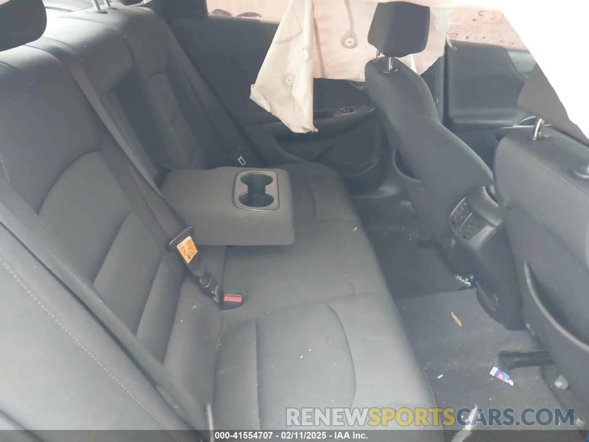8 Photograph of a damaged car 1G1ZD5ST4KF171813 CHEVROLET MALIBU 2019