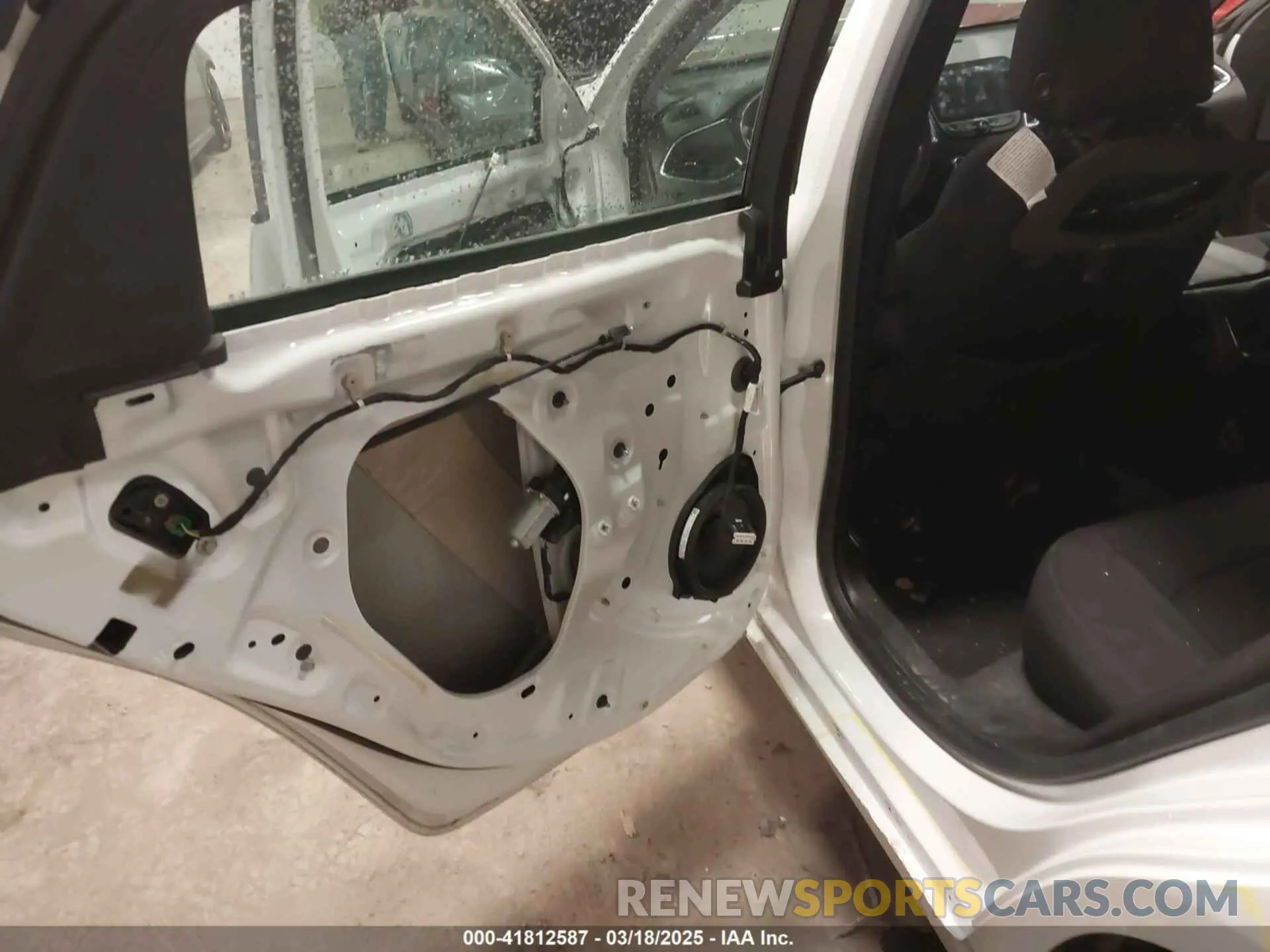 18 Photograph of a damaged car 1G1ZD5ST4KF179376 CHEVROLET MALIBU 2019
