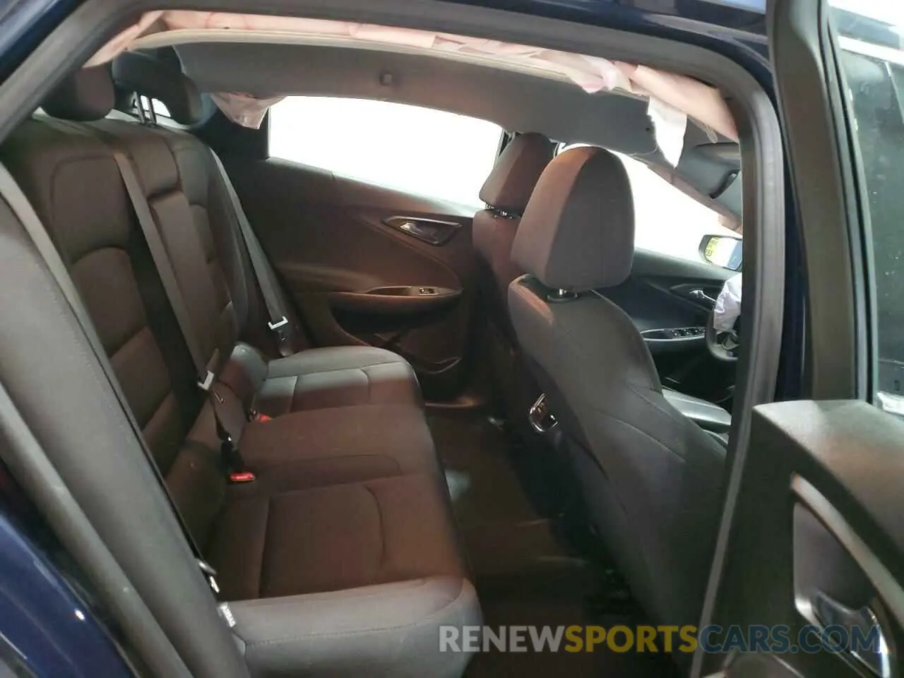 10 Photograph of a damaged car 1G1ZD5ST4KF188000 CHEVROLET MALIBU 2019