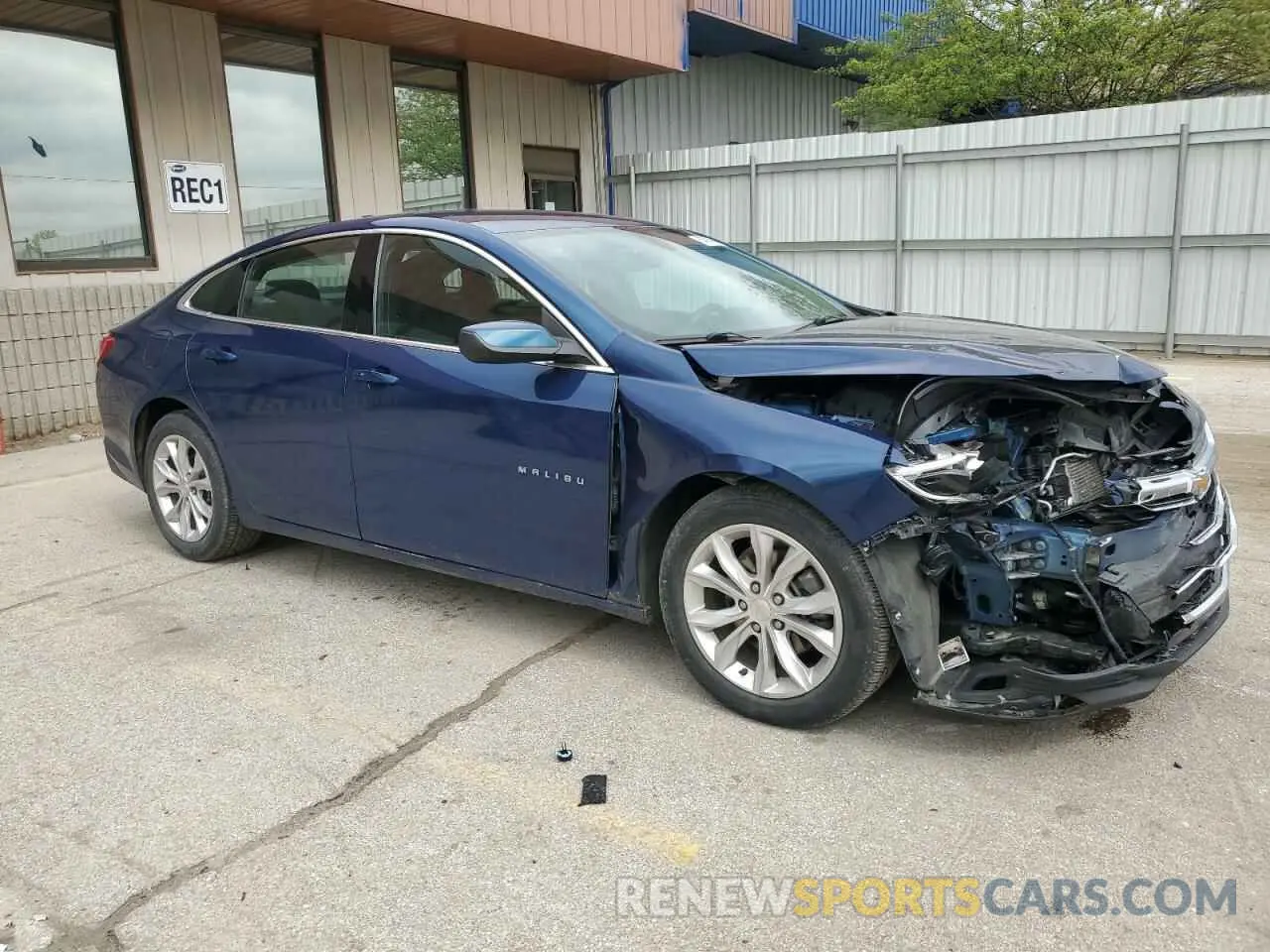 4 Photograph of a damaged car 1G1ZD5ST4KF189521 CHEVROLET MALIBU 2019