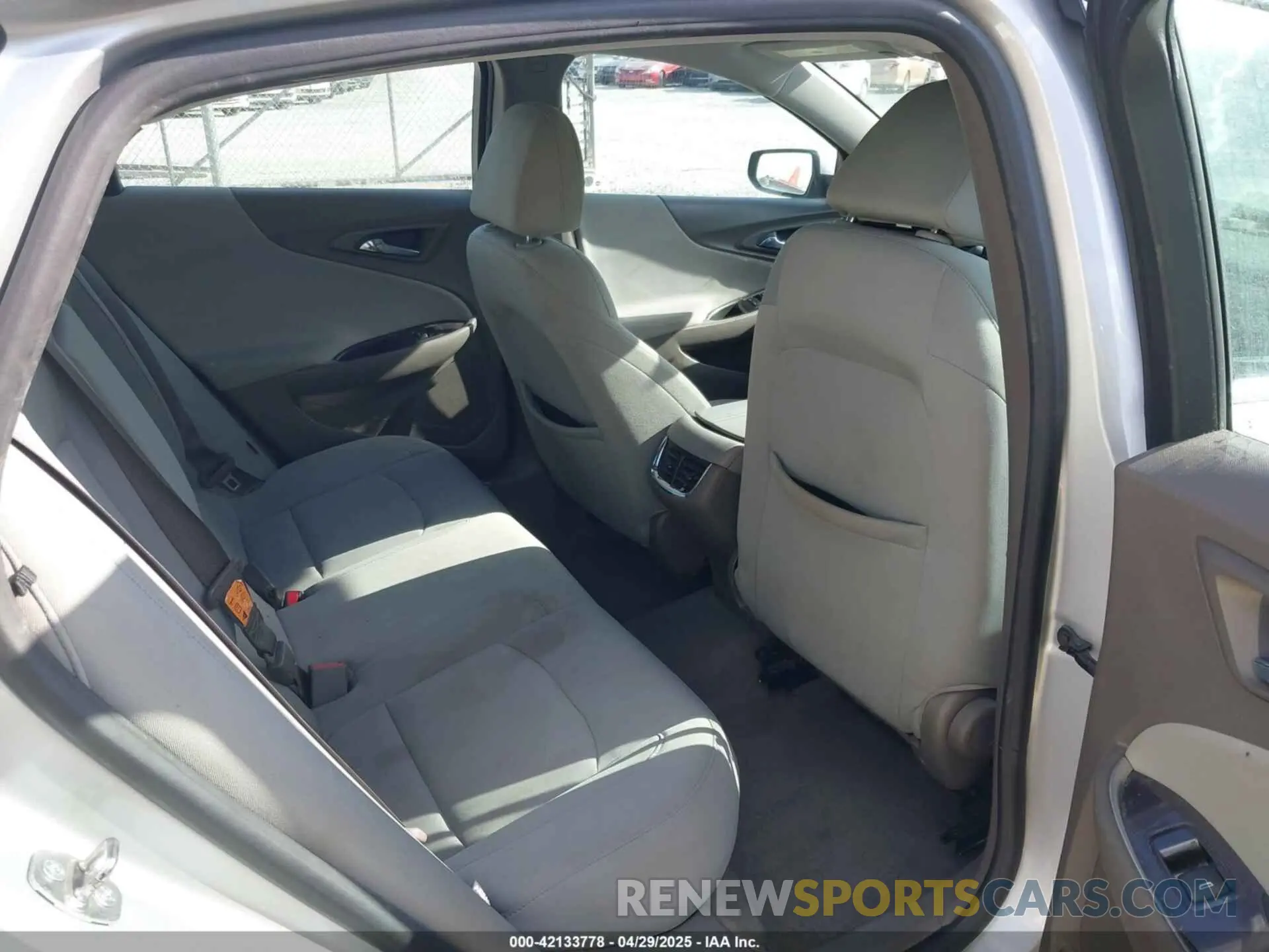 8 Photograph of a damaged car 1G1ZD5ST5KF108686 CHEVROLET MALIBU 2019