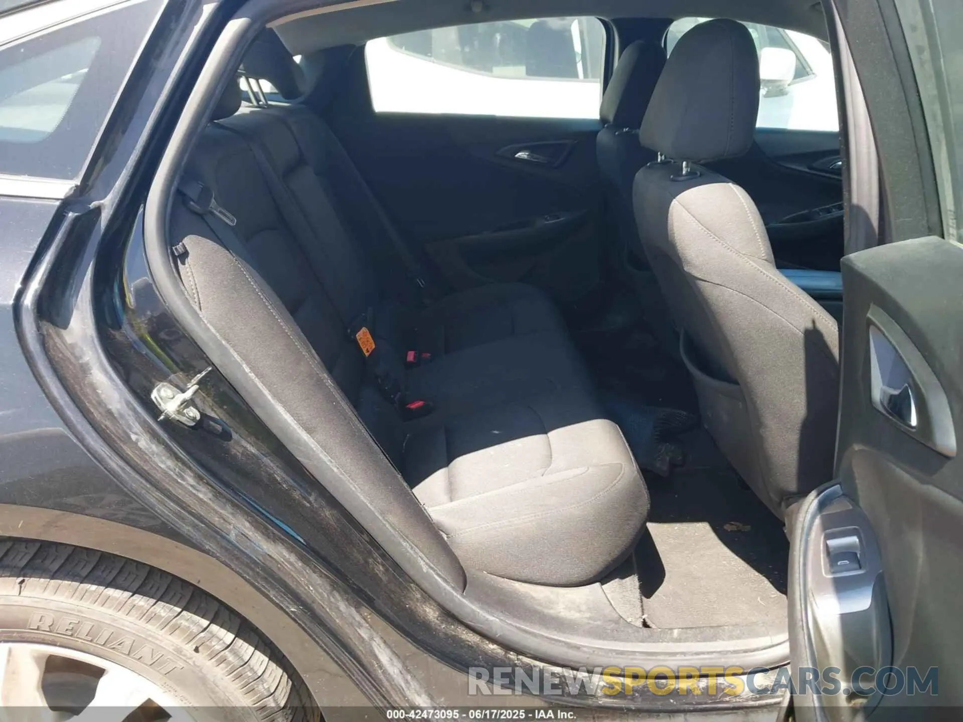 8 Photograph of a damaged car 1G1ZD5ST5KF111717 CHEVROLET MALIBU 2019