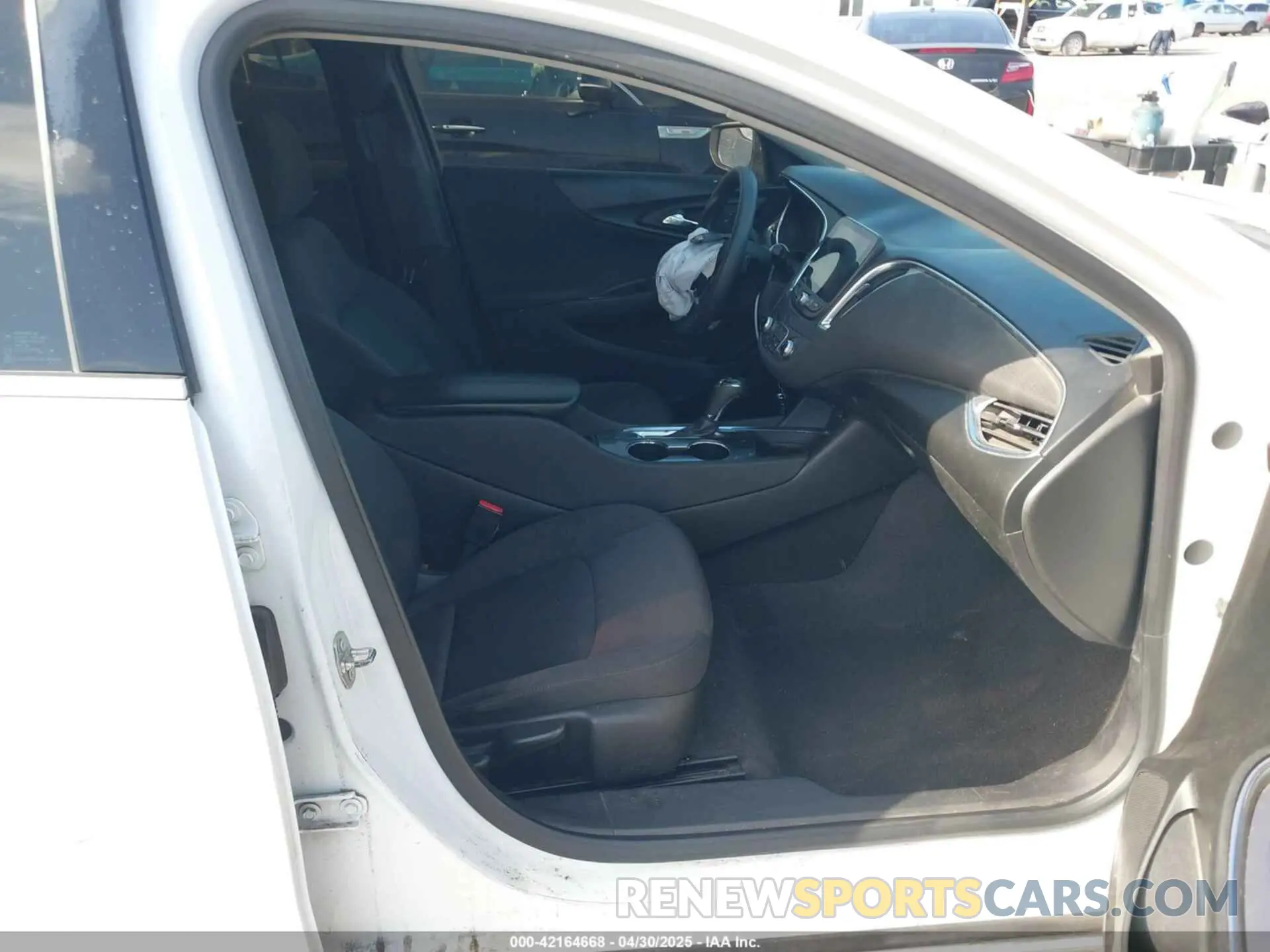 5 Photograph of a damaged car 1G1ZD5ST5KF112091 CHEVROLET MALIBU 2019