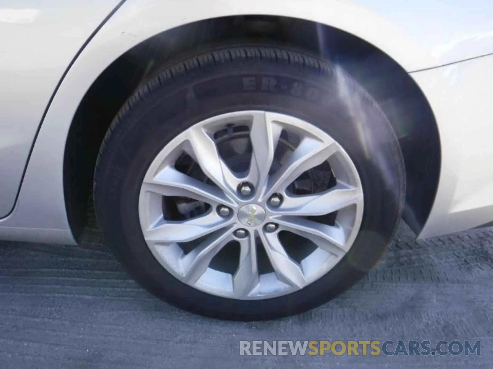 11 Photograph of a damaged car 1G1ZD5ST5KF132180 CHEVROLET MALIBU 2019