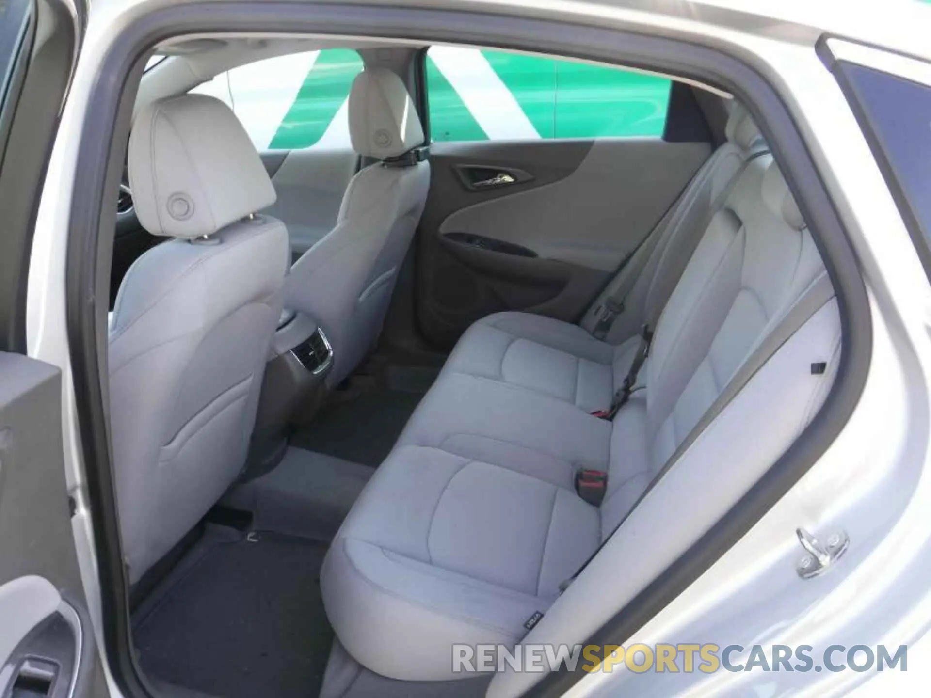 17 Photograph of a damaged car 1G1ZD5ST5KF132180 CHEVROLET MALIBU 2019